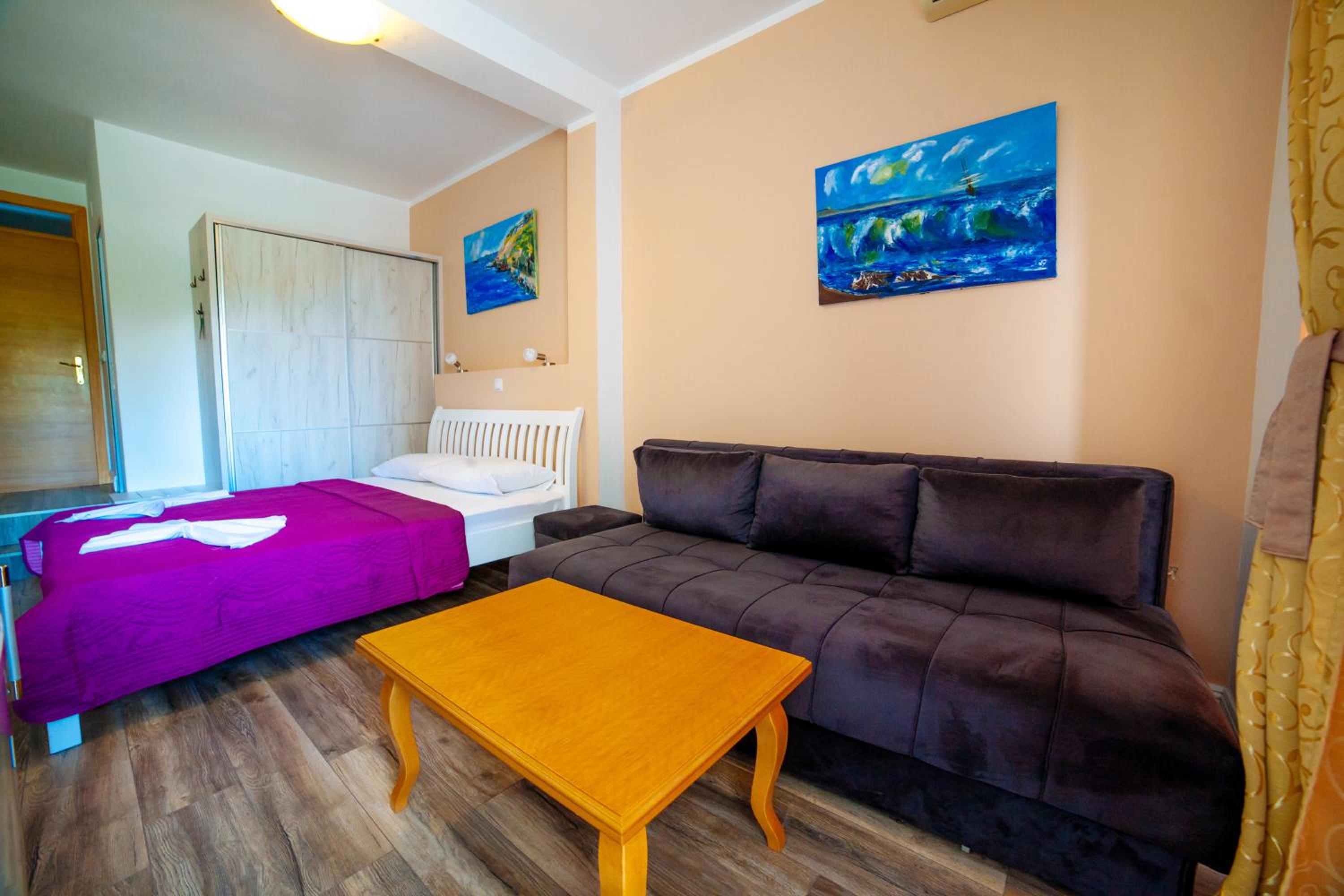 Double Room with Sea View - Photo 13
