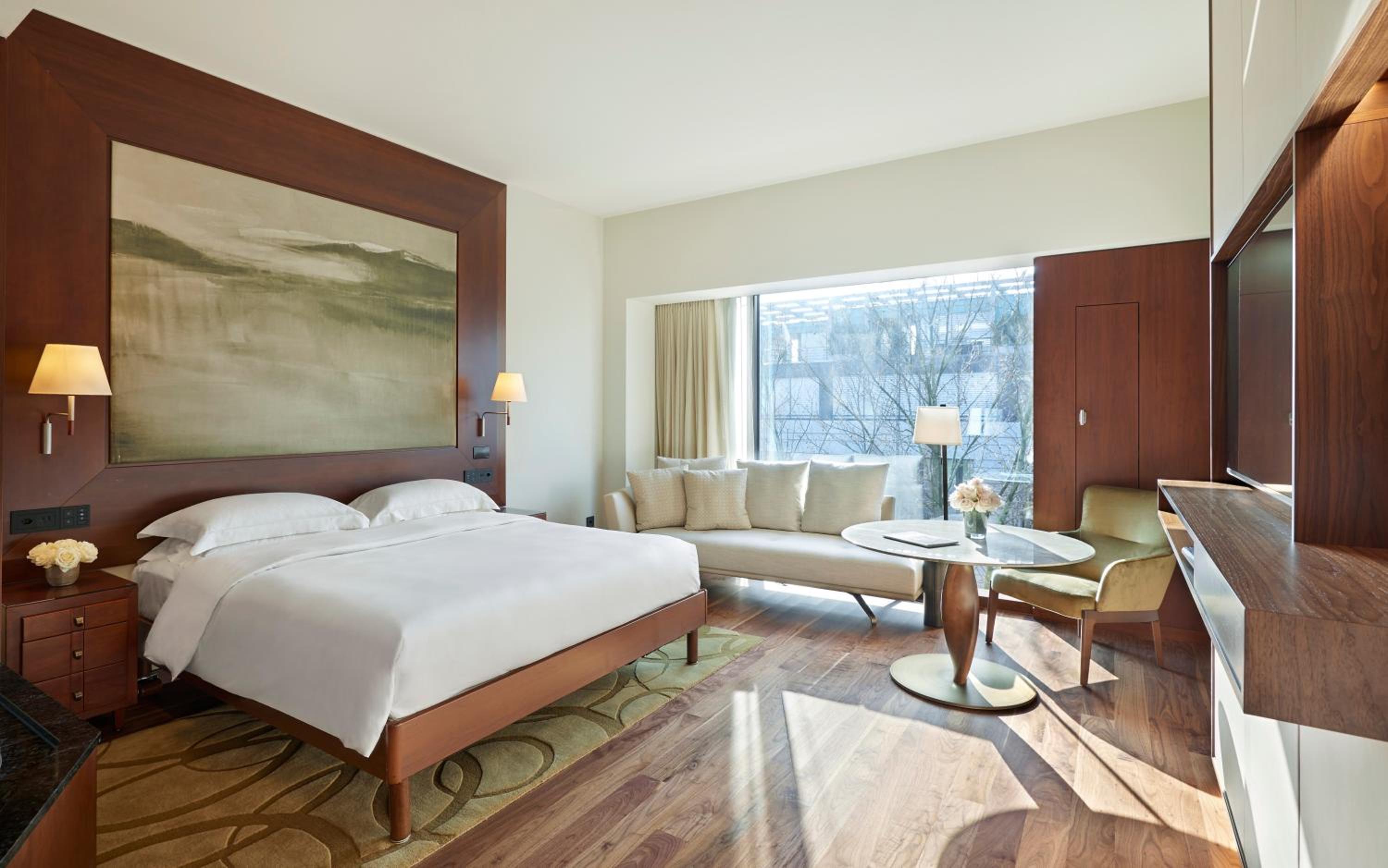 King Room thumbnail 5