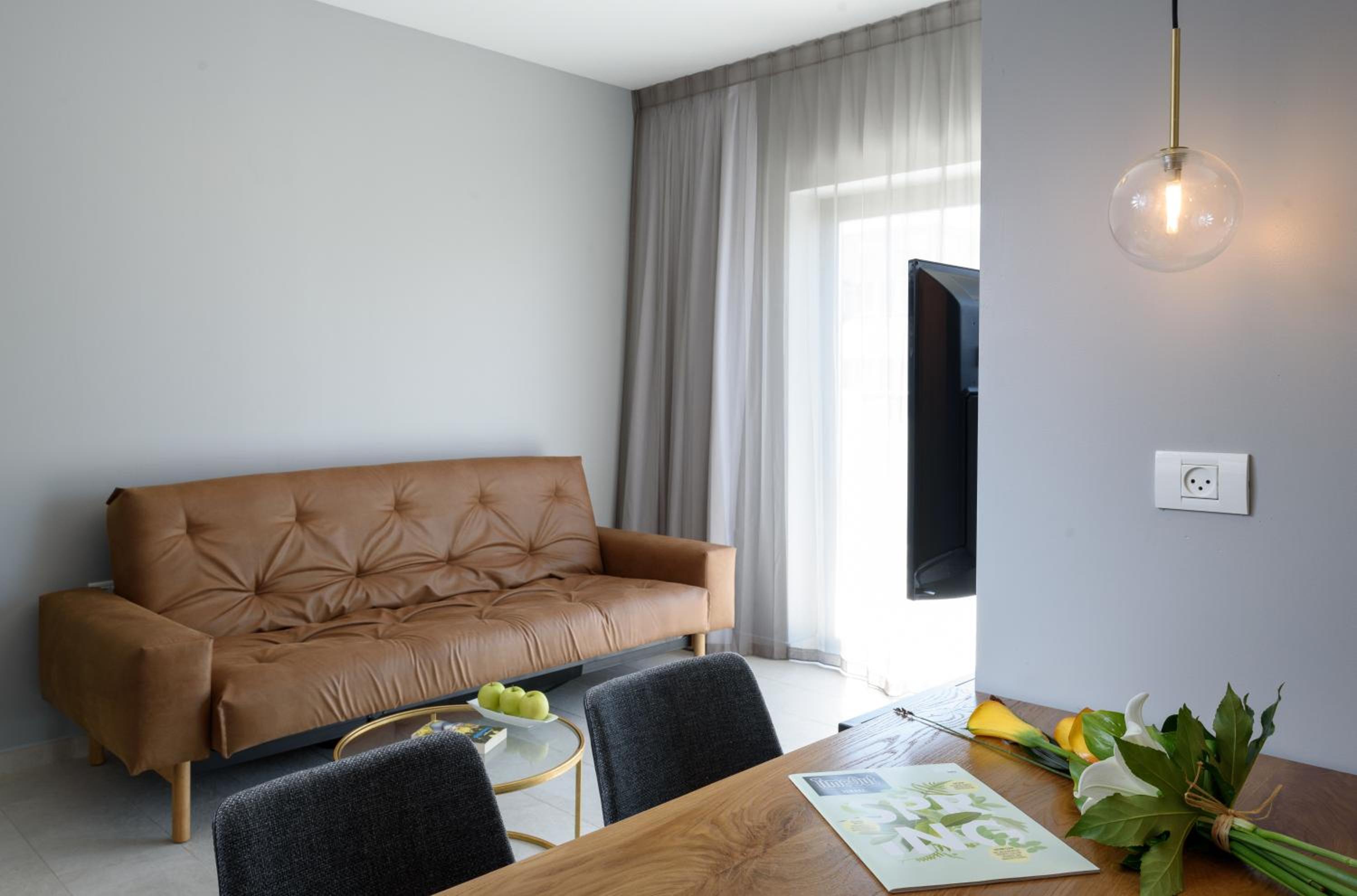 Deluxe Balcony One Bedroom Suite with Private Safe Room (Mamad) photo 2