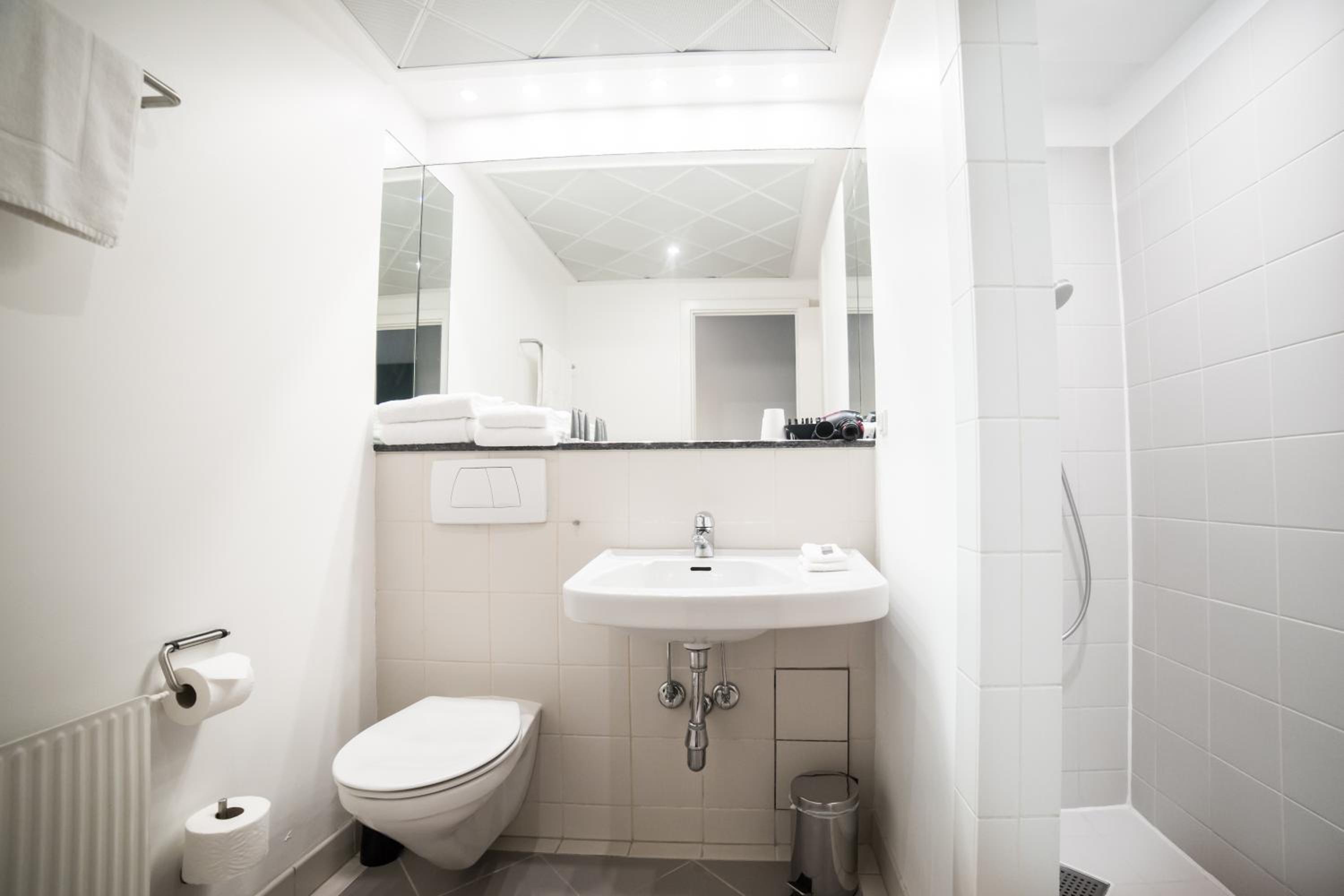 Superior Twin Room with View - Photo 10