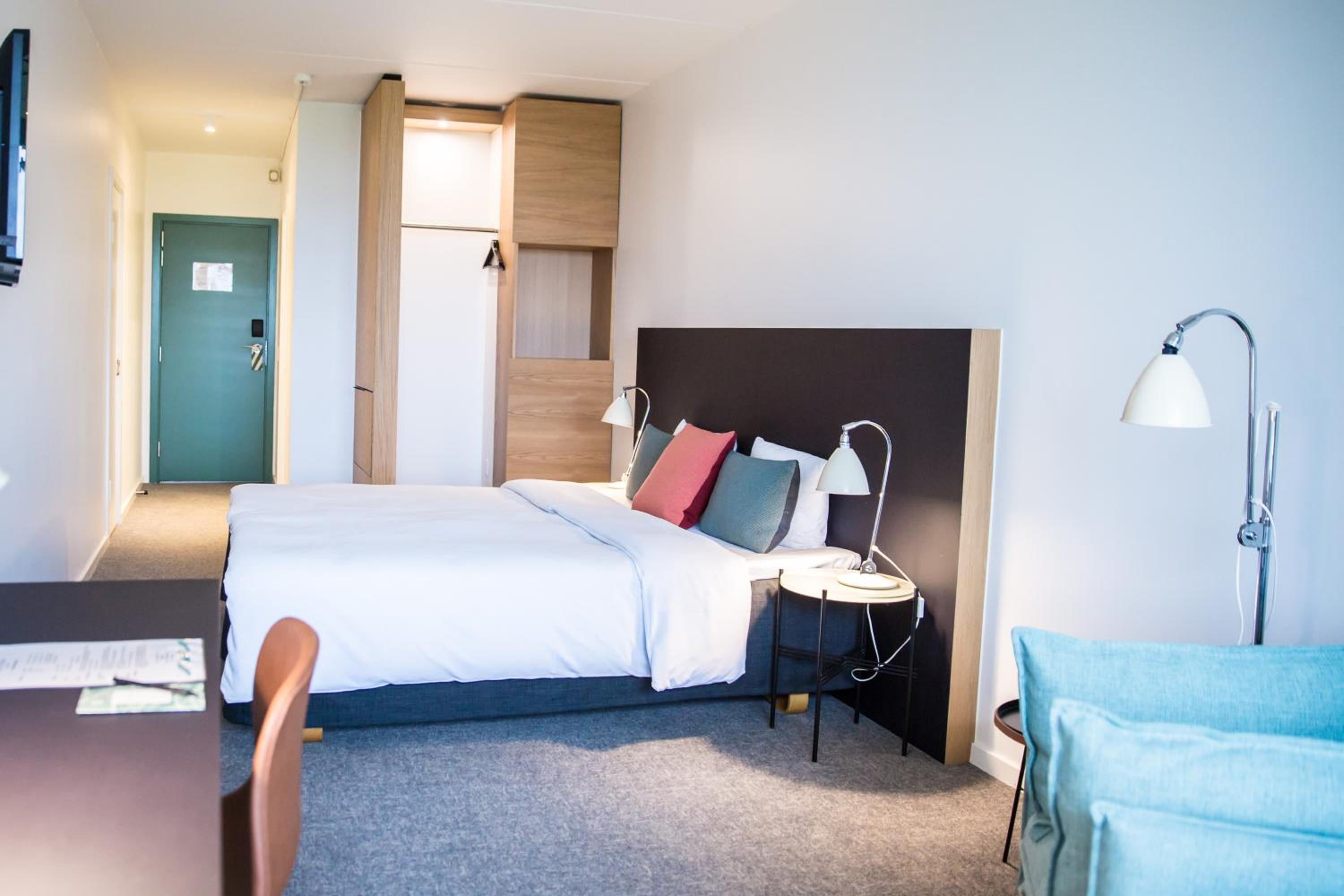 Superior Twin Room with View - Photo 7