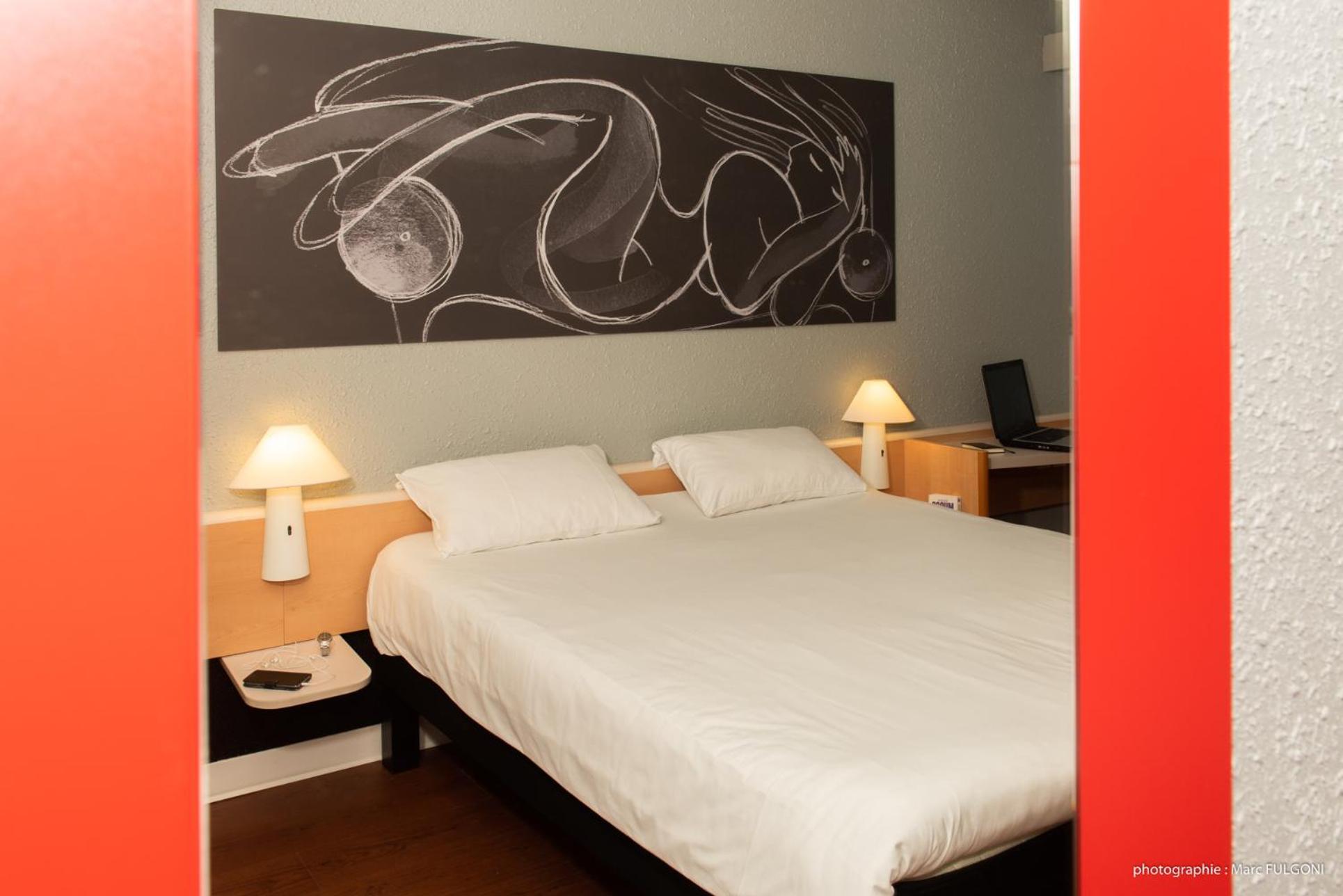 Standard Double Room - Photo 8