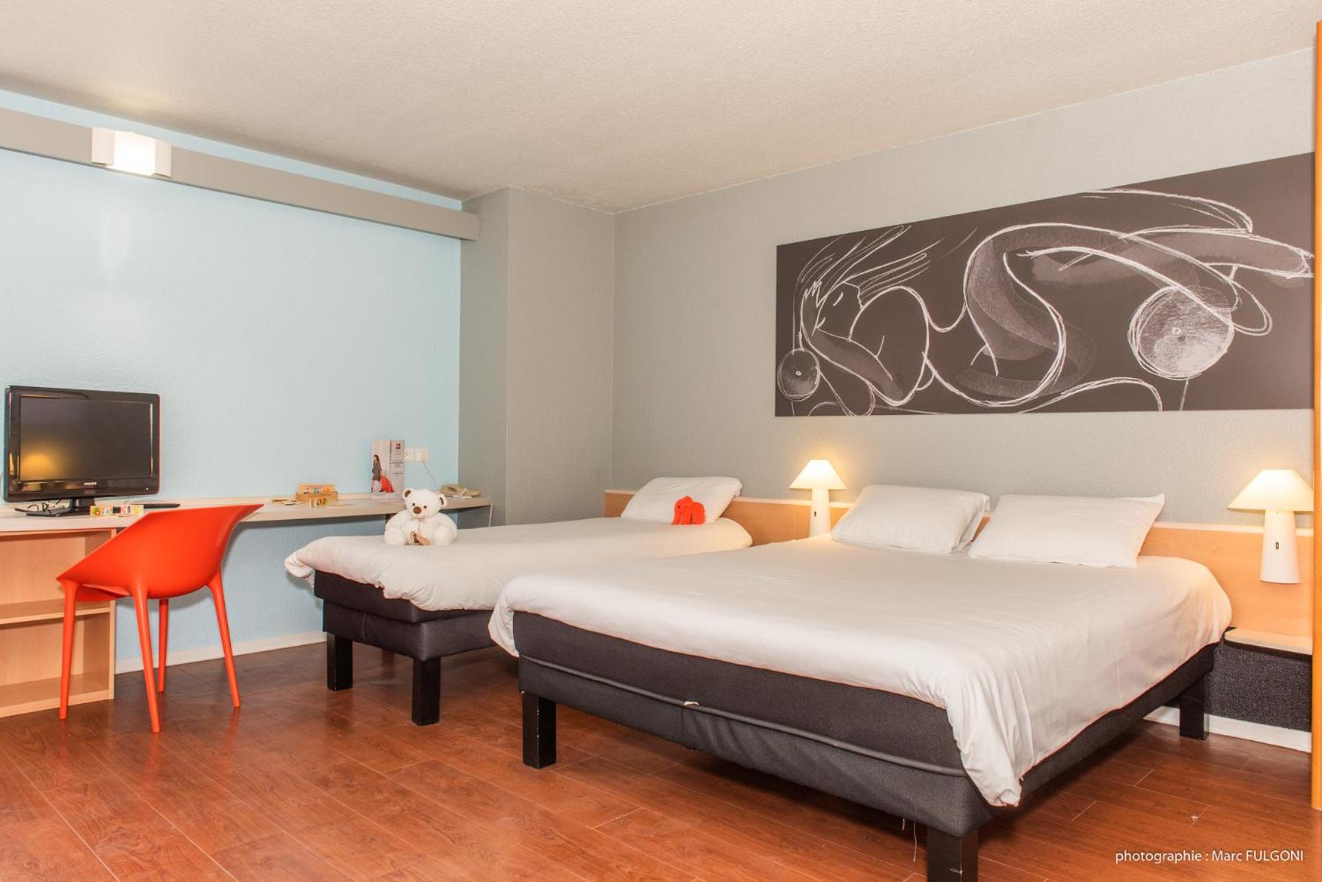Standard Double Room with One Double and One Single Bed - Non-Smoking - Photo 10