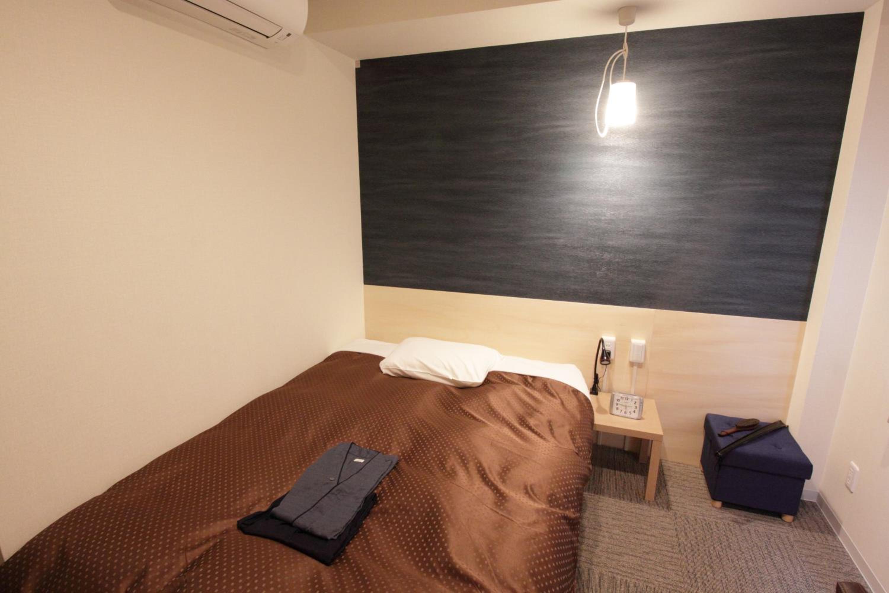 Double Room (2 Adults) - Smoking photo 1