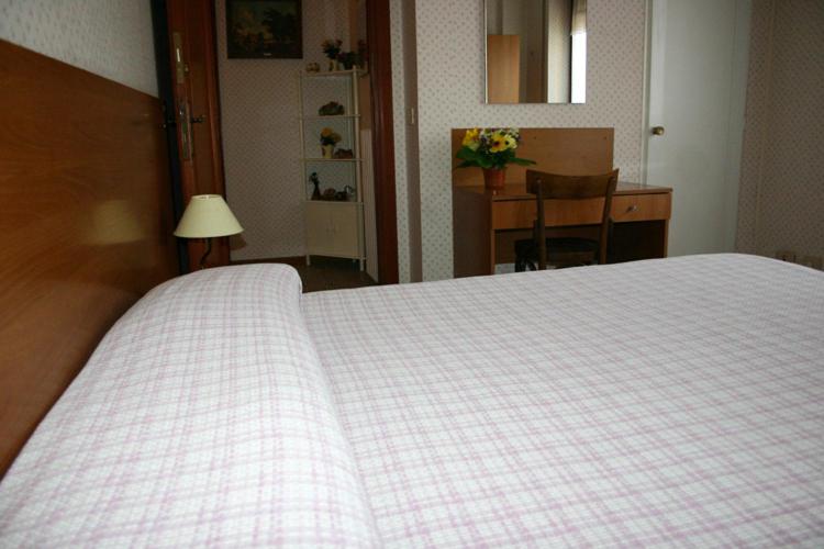 Double or Twin Room with Shared Bathroom photo 2