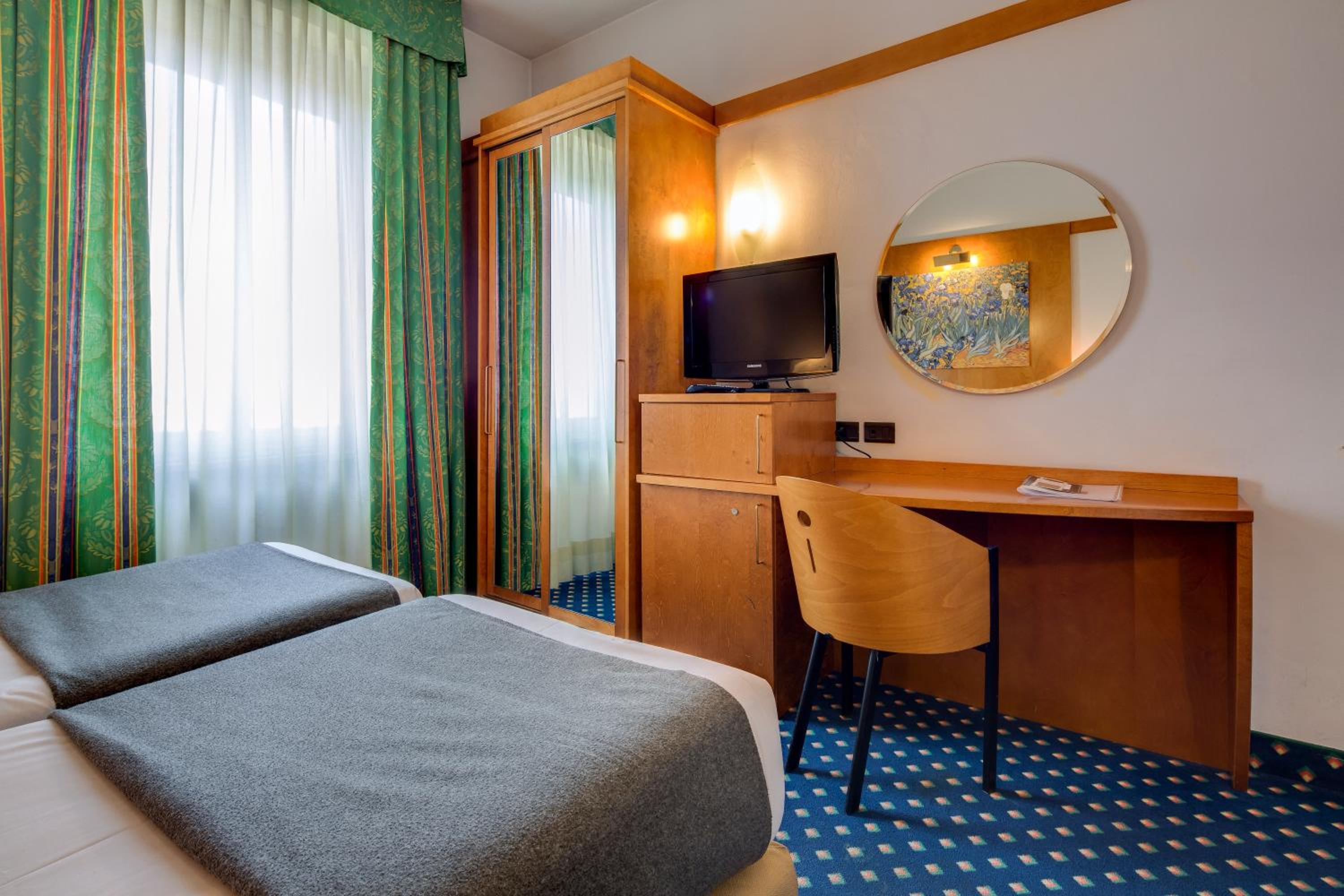 Economy Double or Twin Room - Photo 2