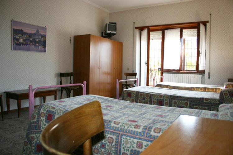 Triple Room with Shared Bathroom