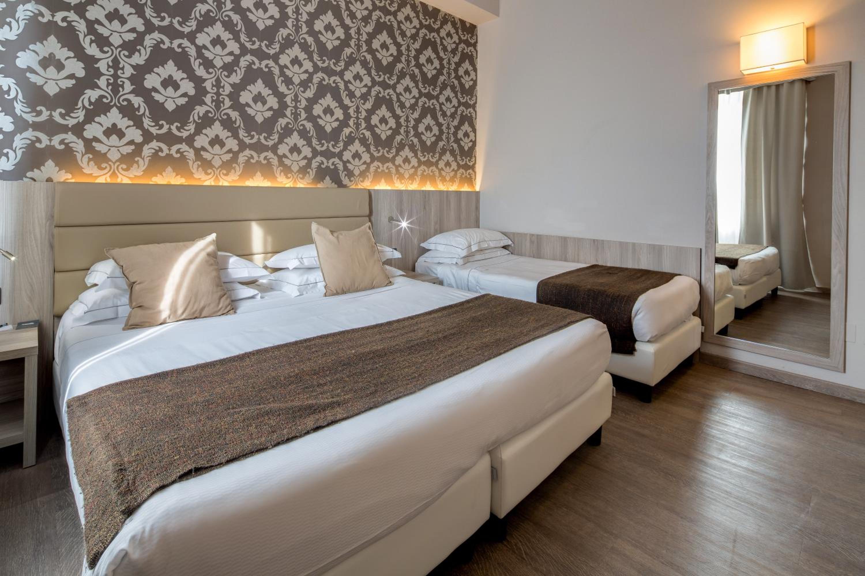 Triple Room - Photo 1