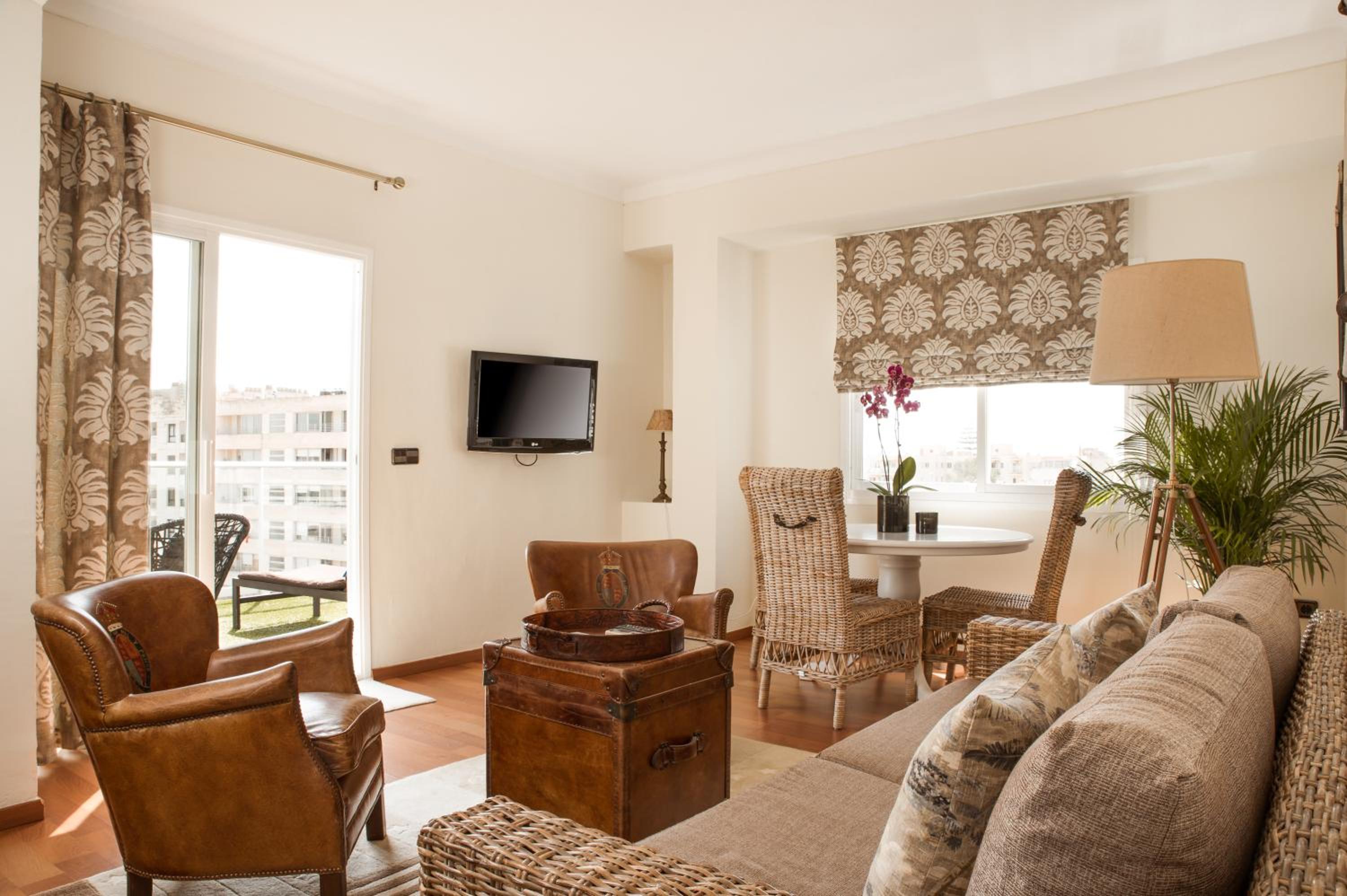 Suite - Photo 4