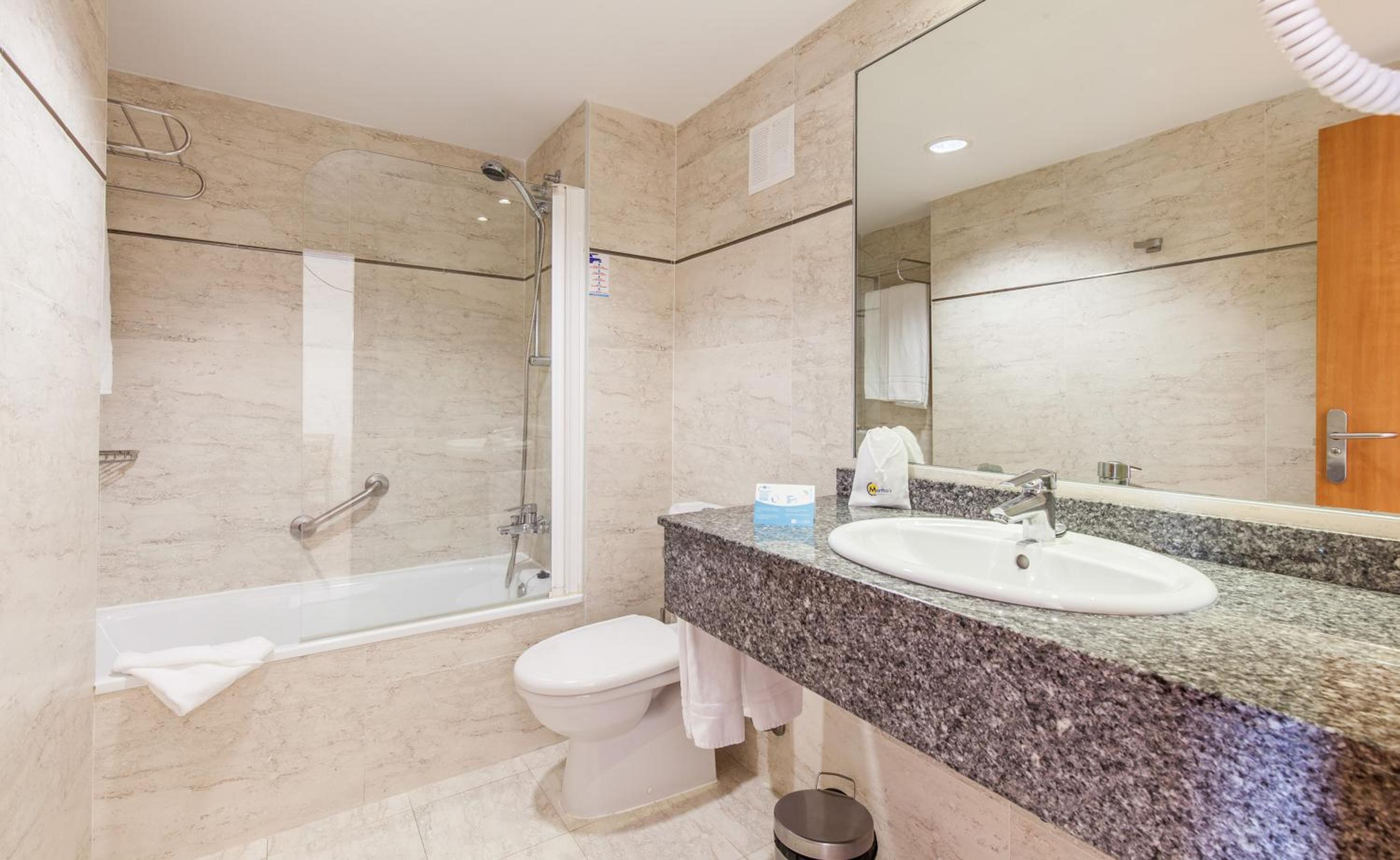 Superior One-Bedroom Apartment photo 2
