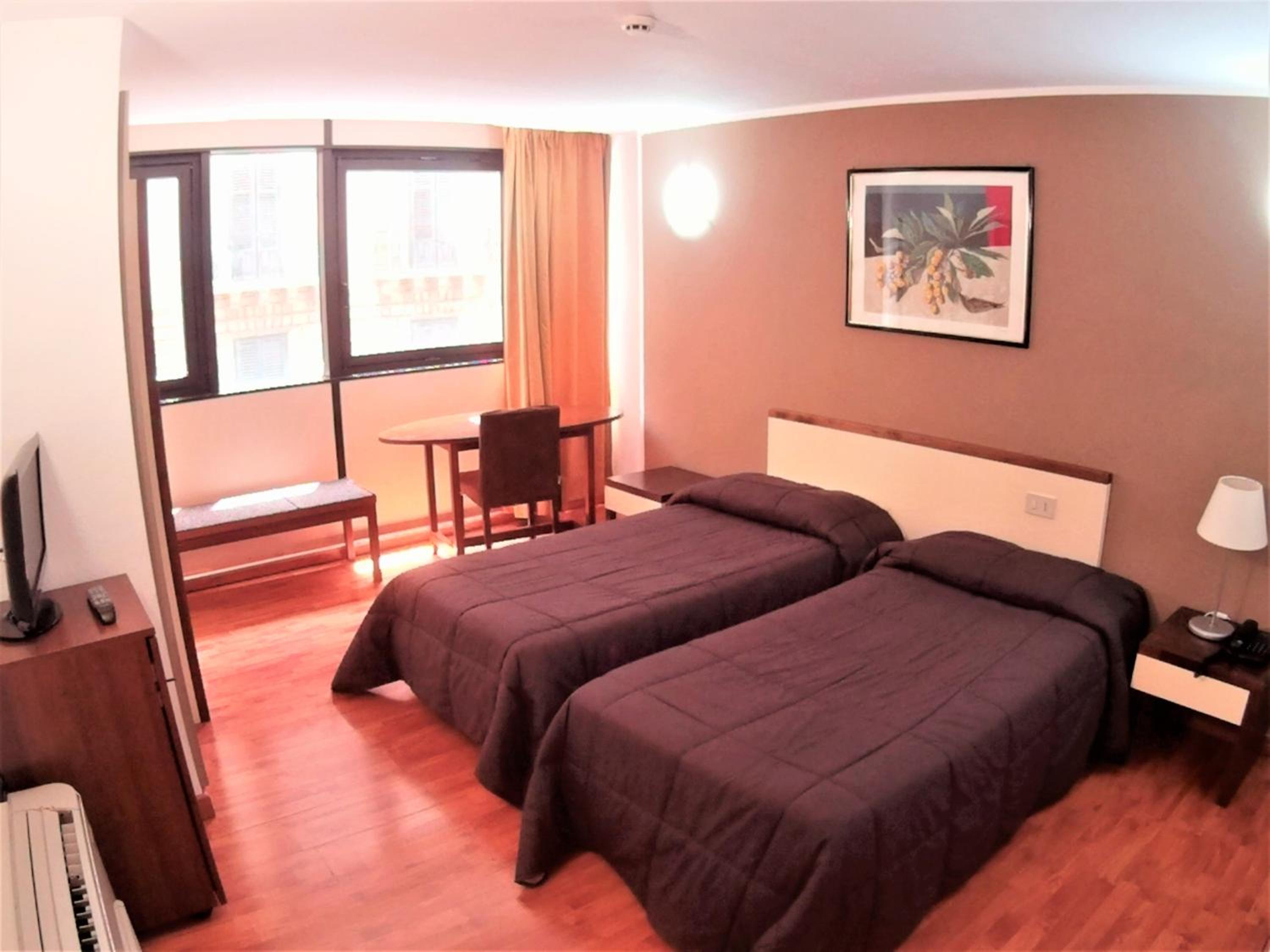 Standard Double Room - Photo 2