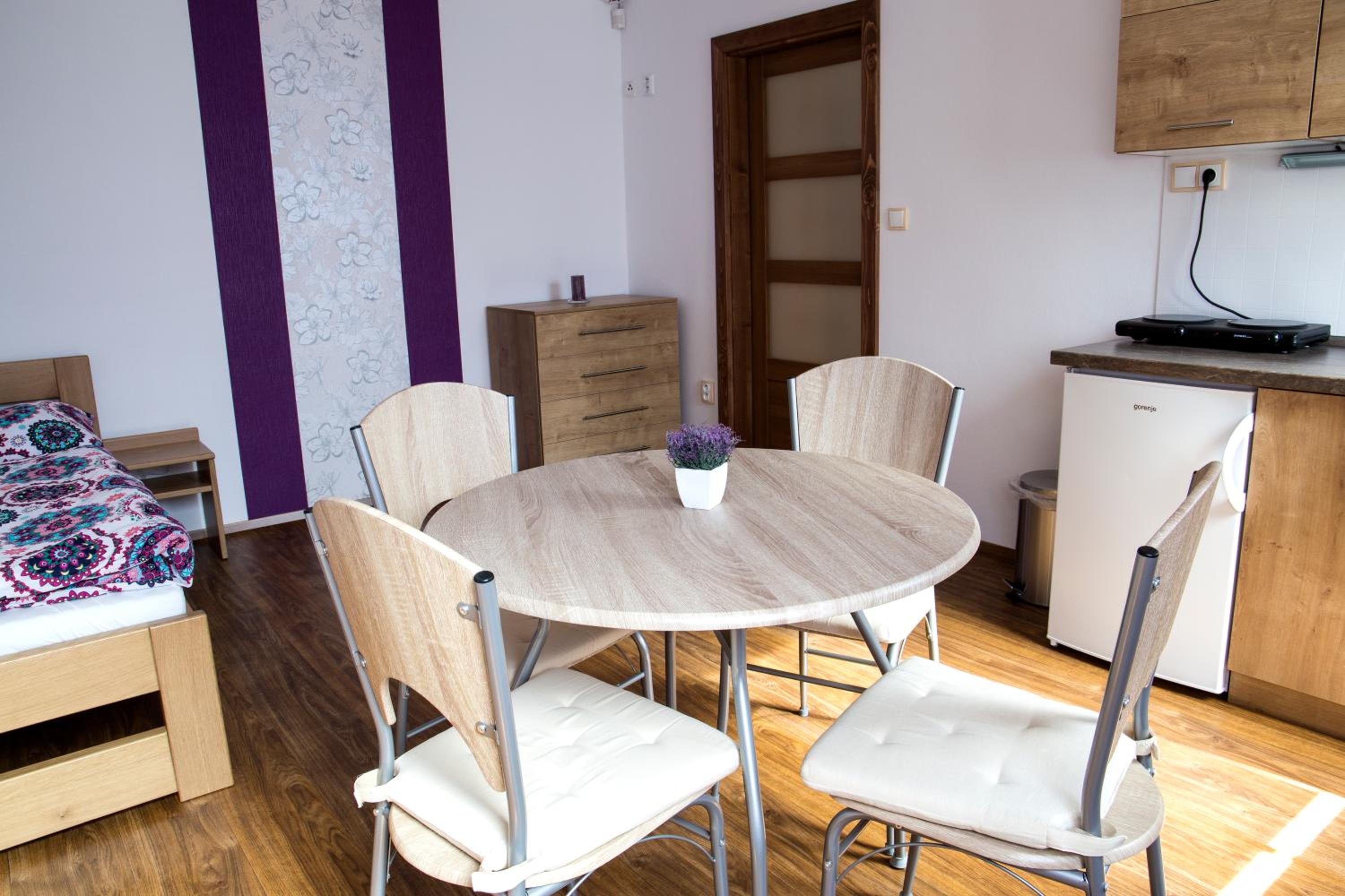 Apartment photo 2
