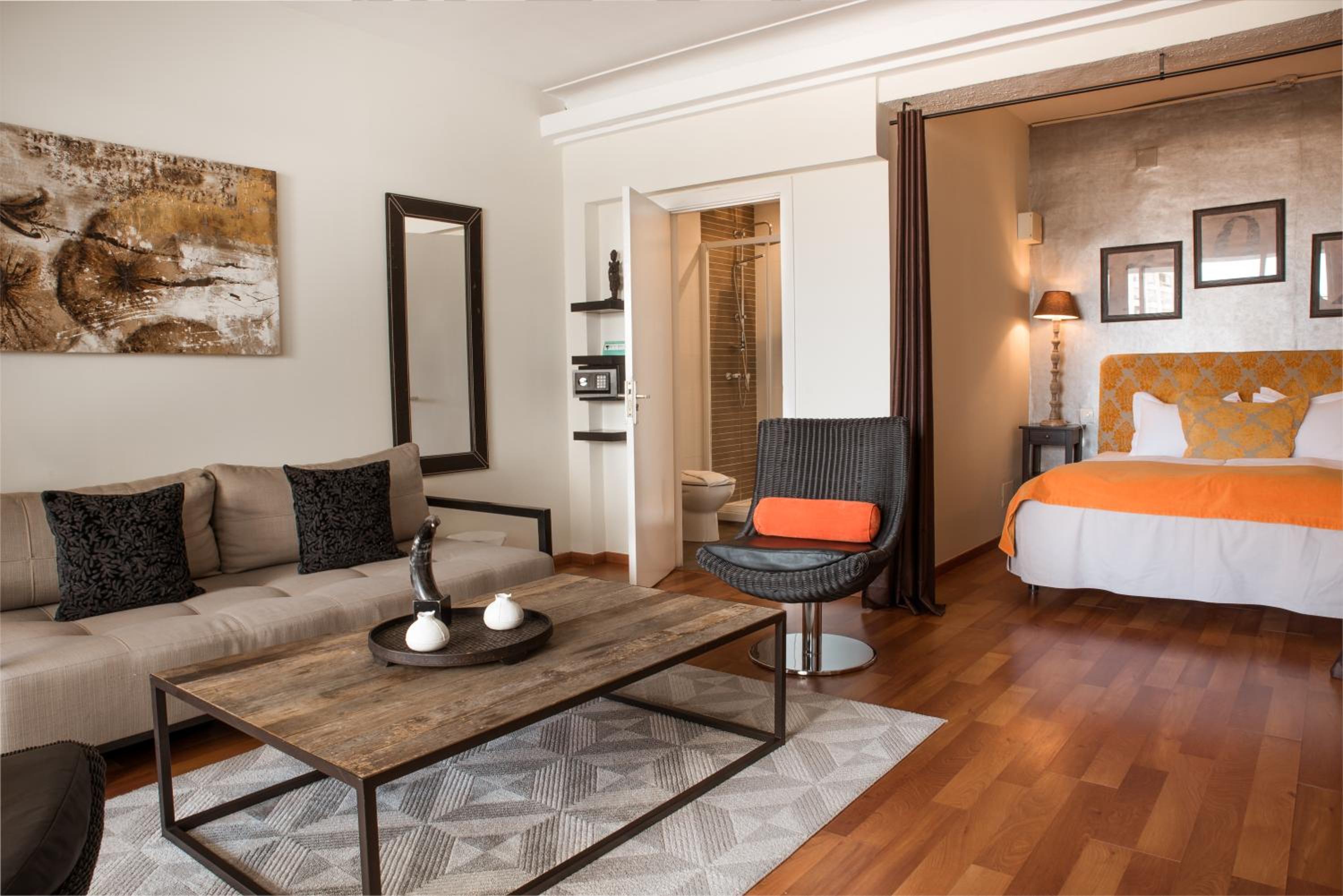 Large Double Room photo 2