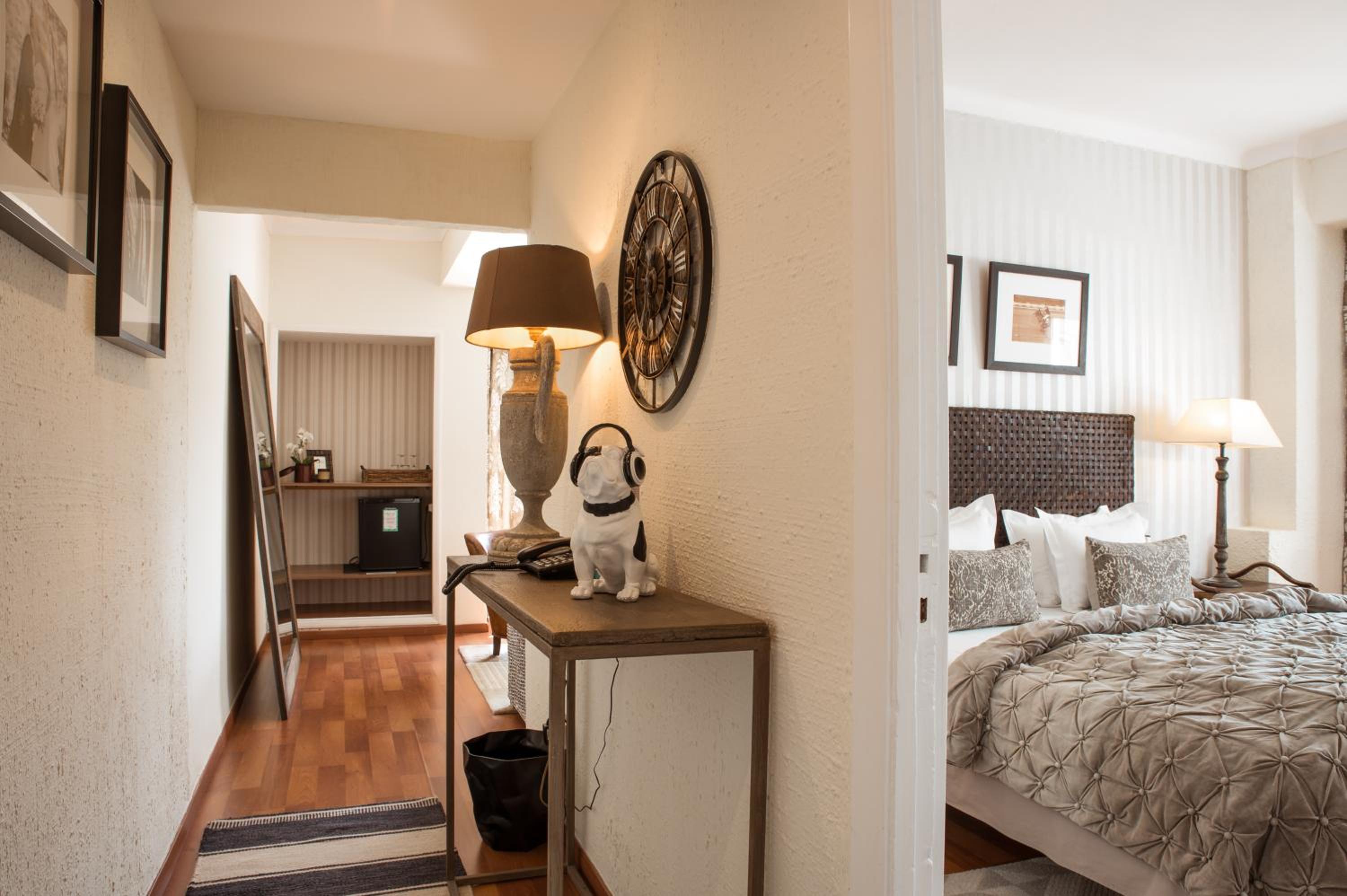 Suite - Photo 8