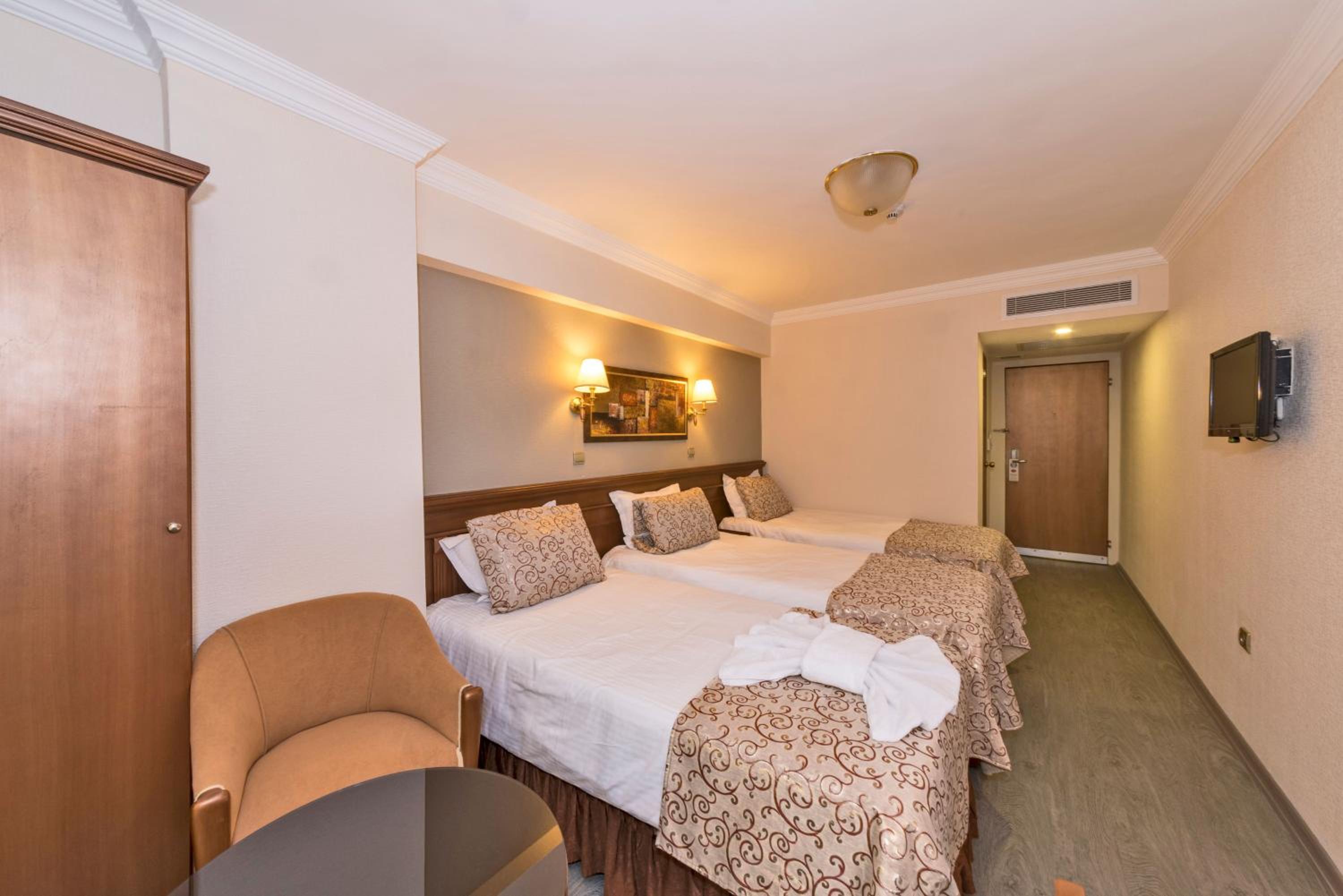 Triple Room