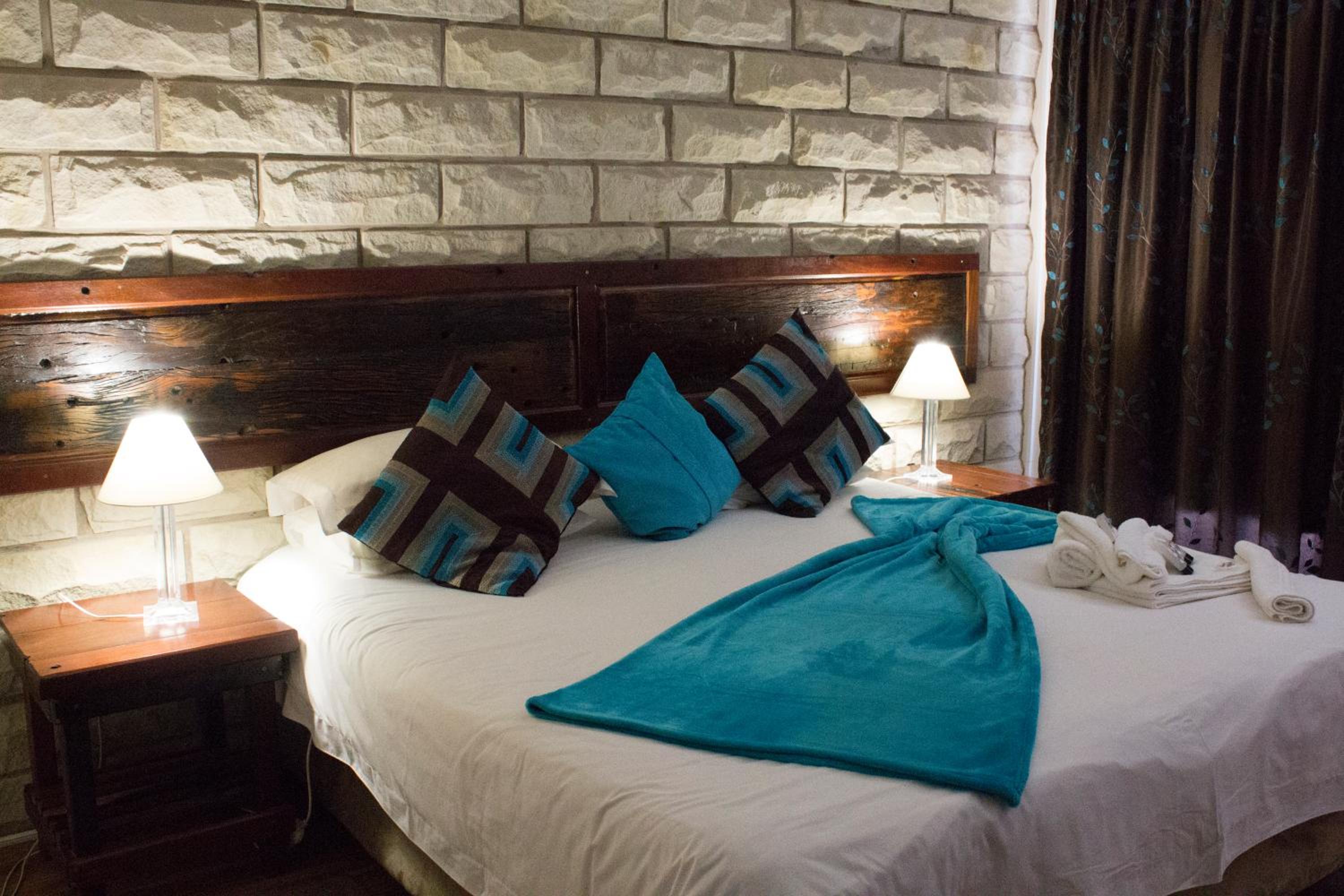Deluxe Double or Twin Room photo 2