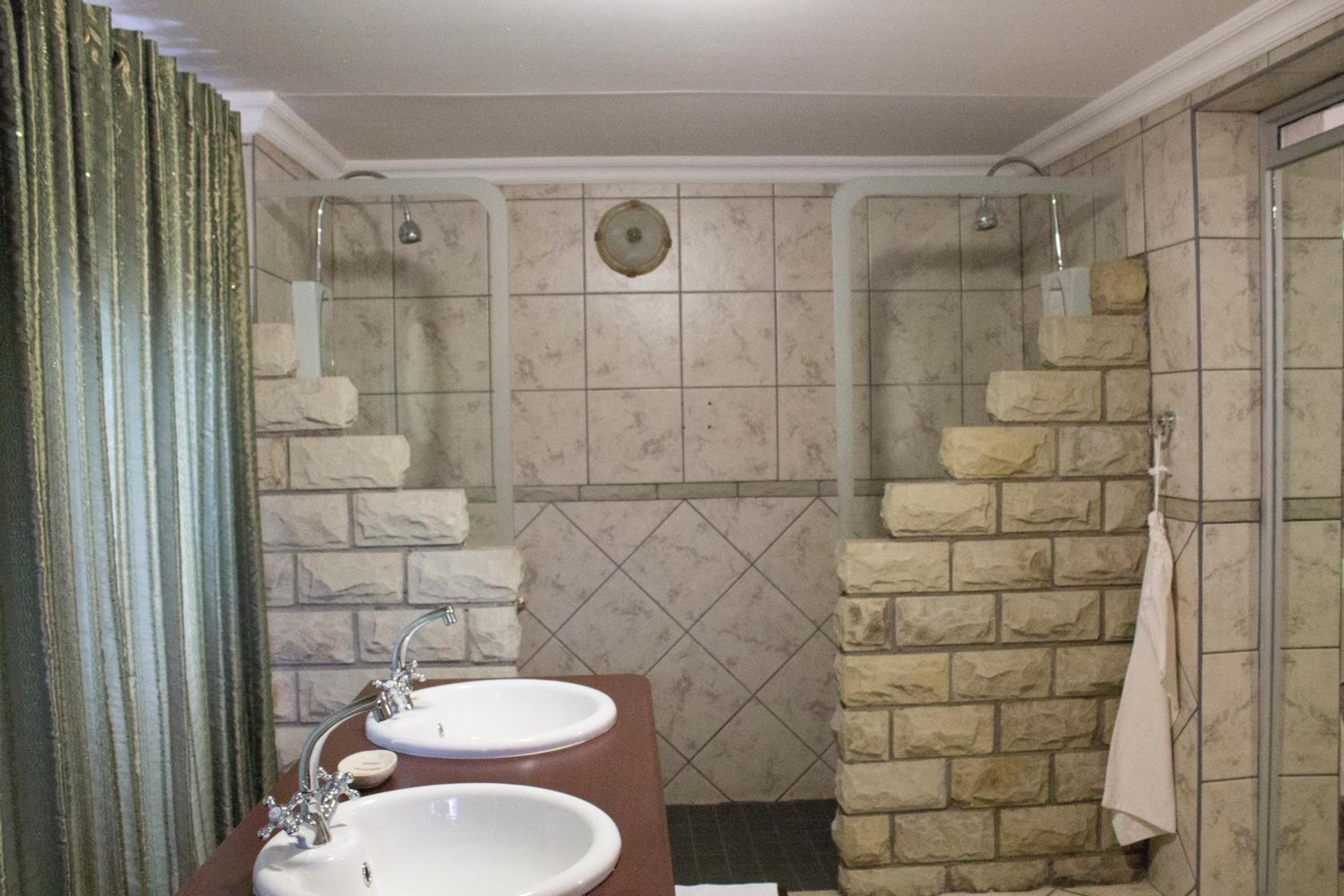Double or Twin Room - Disability Access photo 2