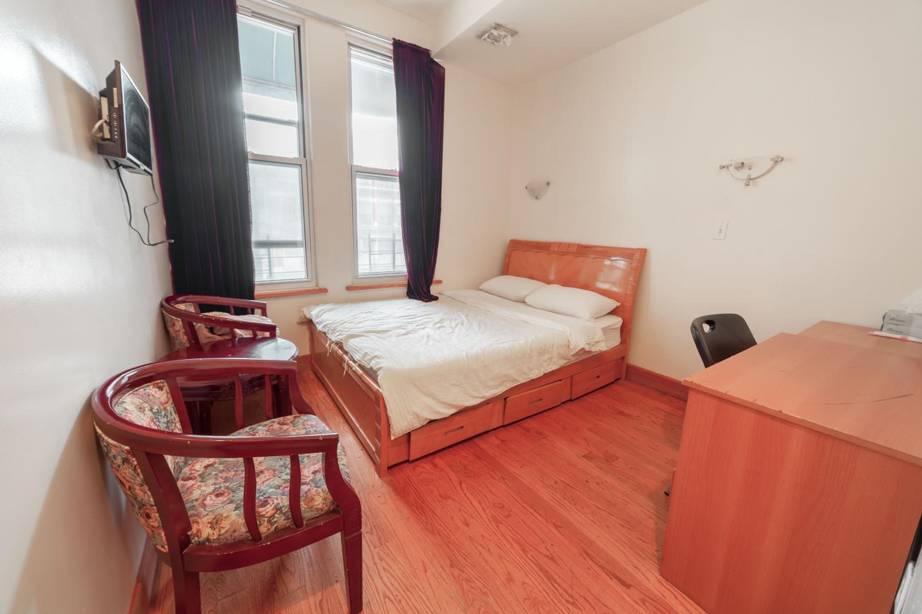 Double Room with Private Bathroom photo 1