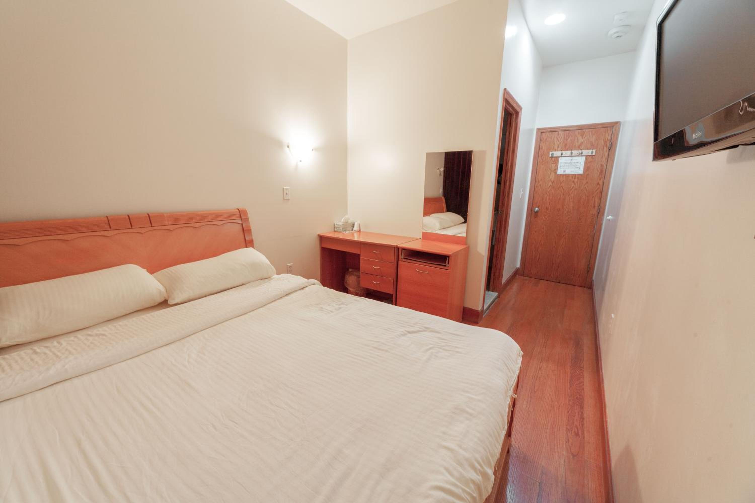 Double Room with Private Bathroom photo 2