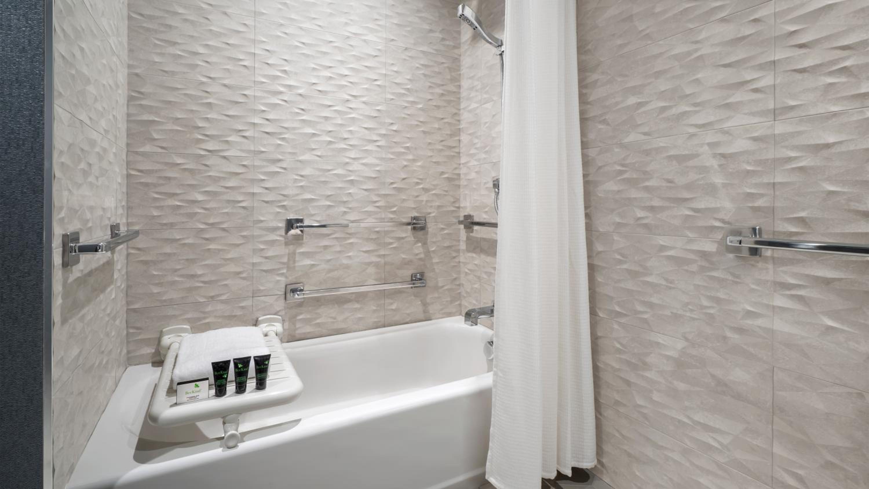 King Room with Balcony and Accessible Tub - Photo 5