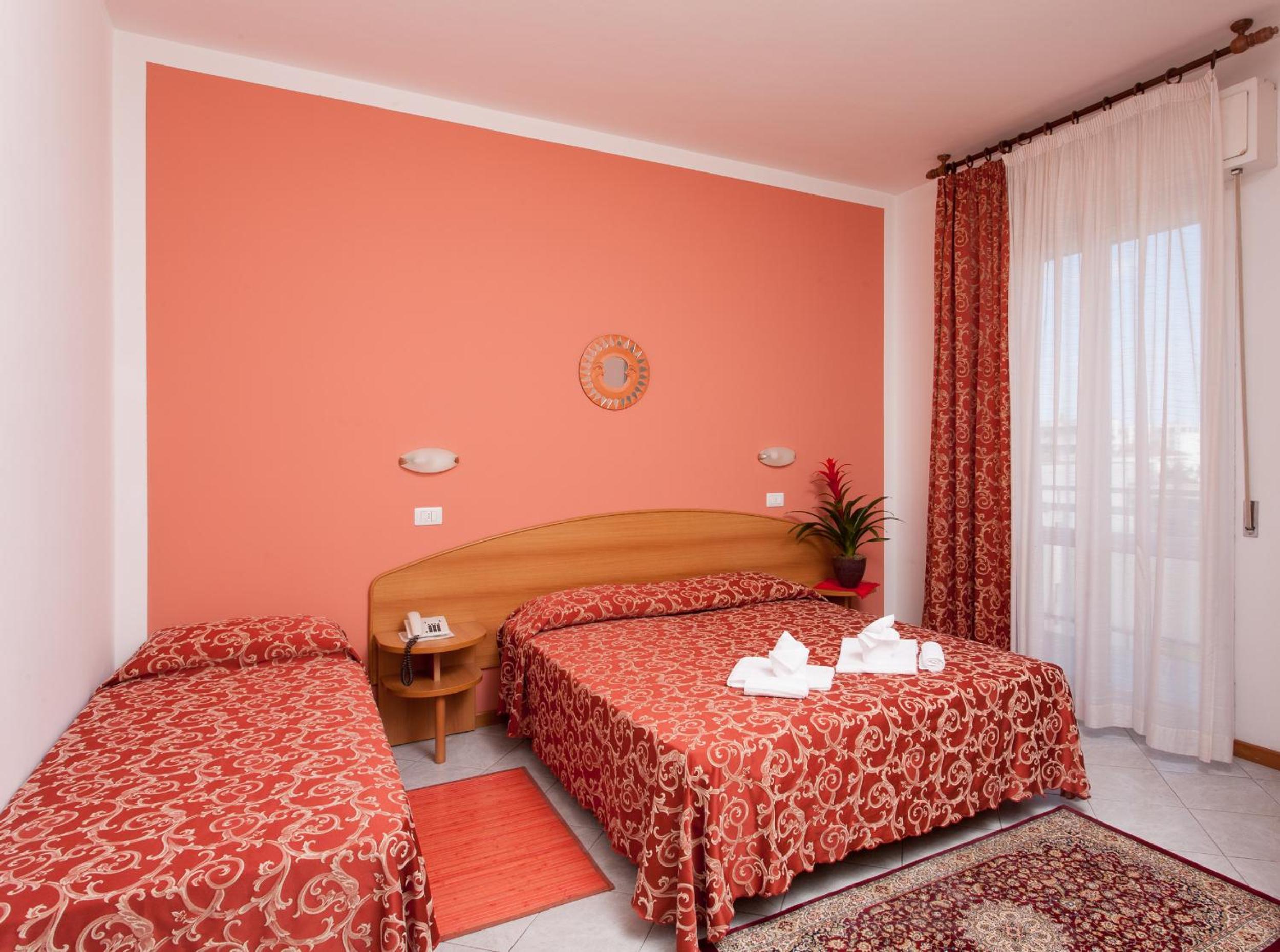 Triple Room with Balcony - Photo 1