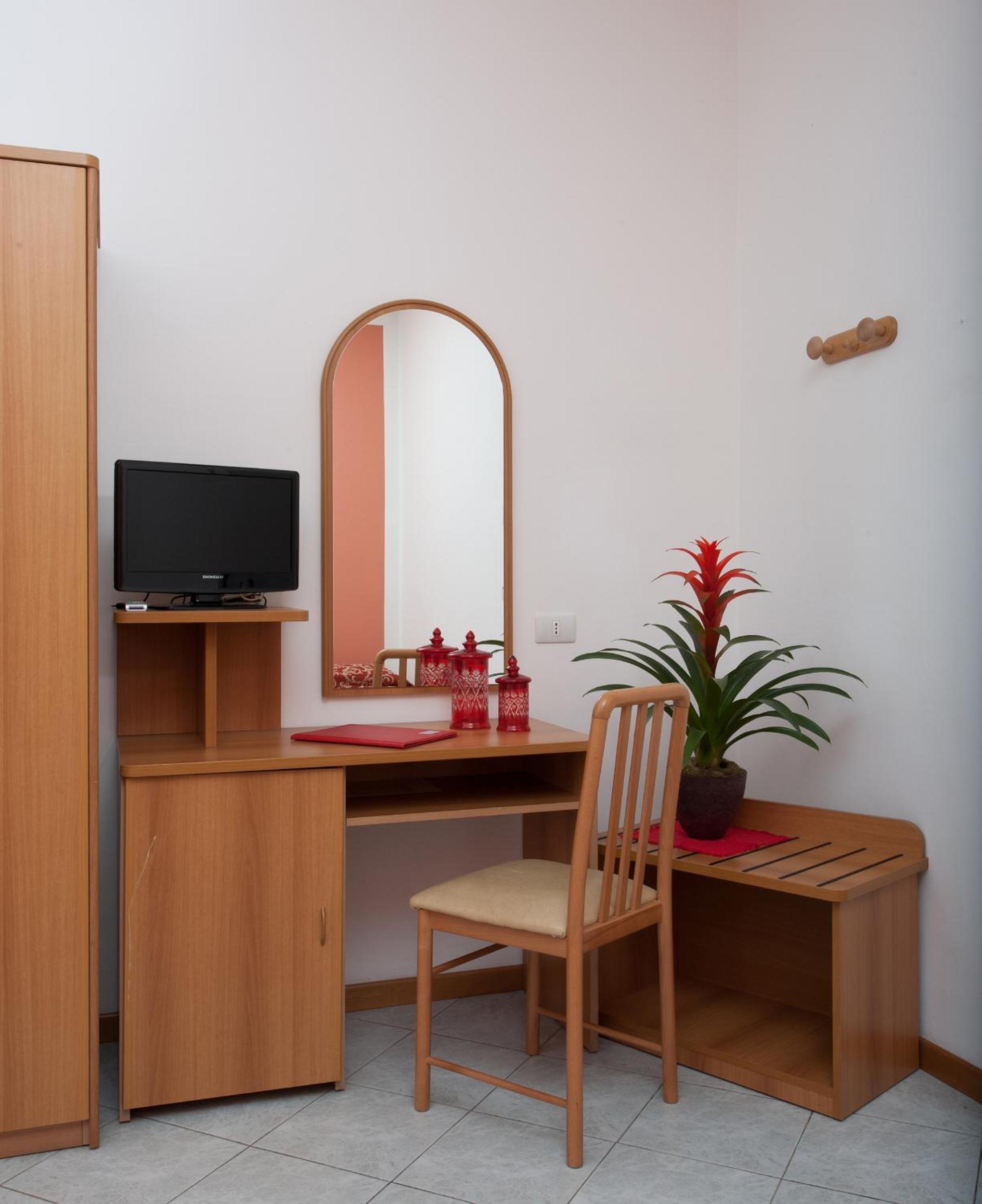 Triple Room with Balcony - Photo 4