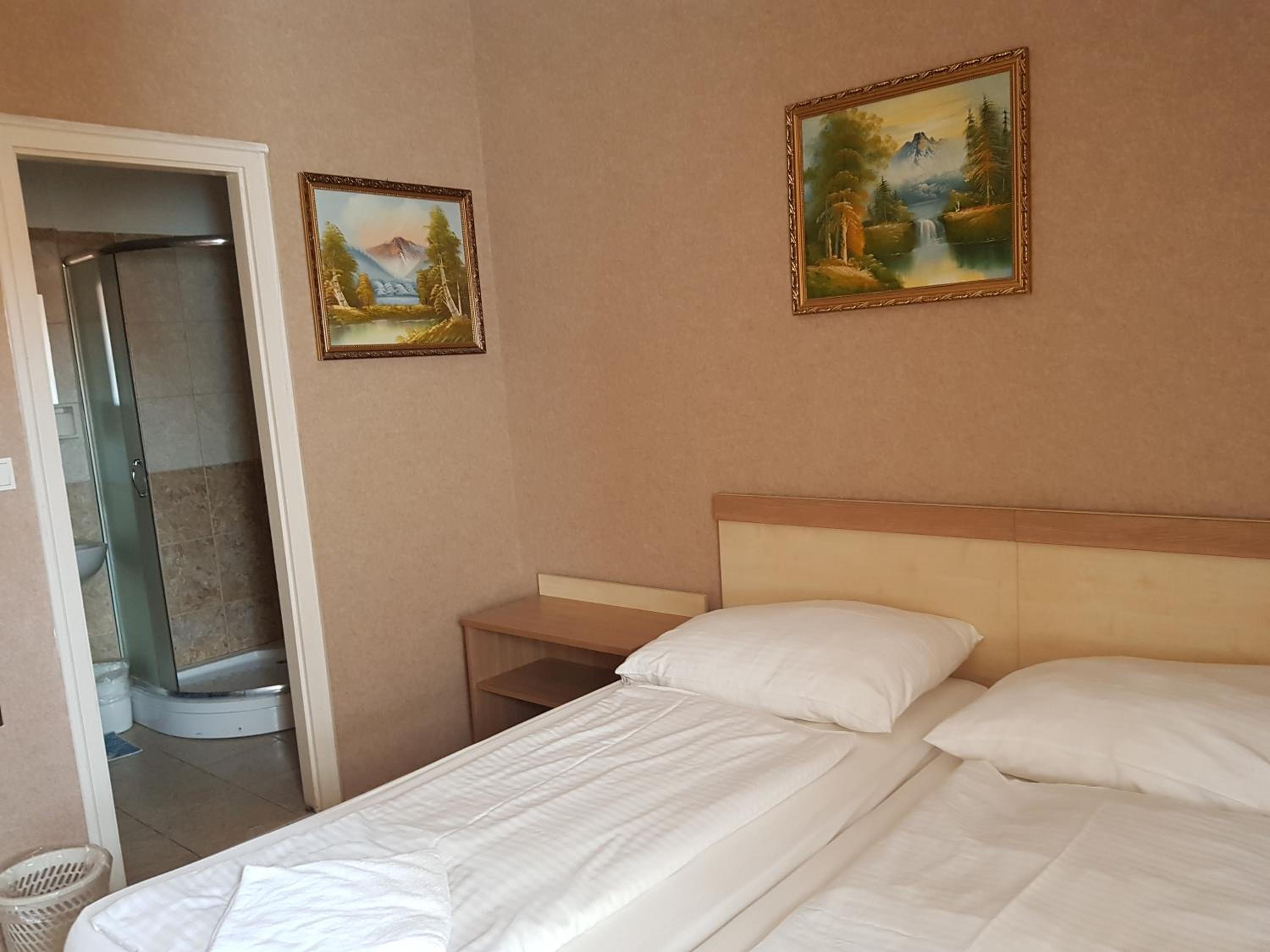 Standard Double or Twin Room - Photo 24