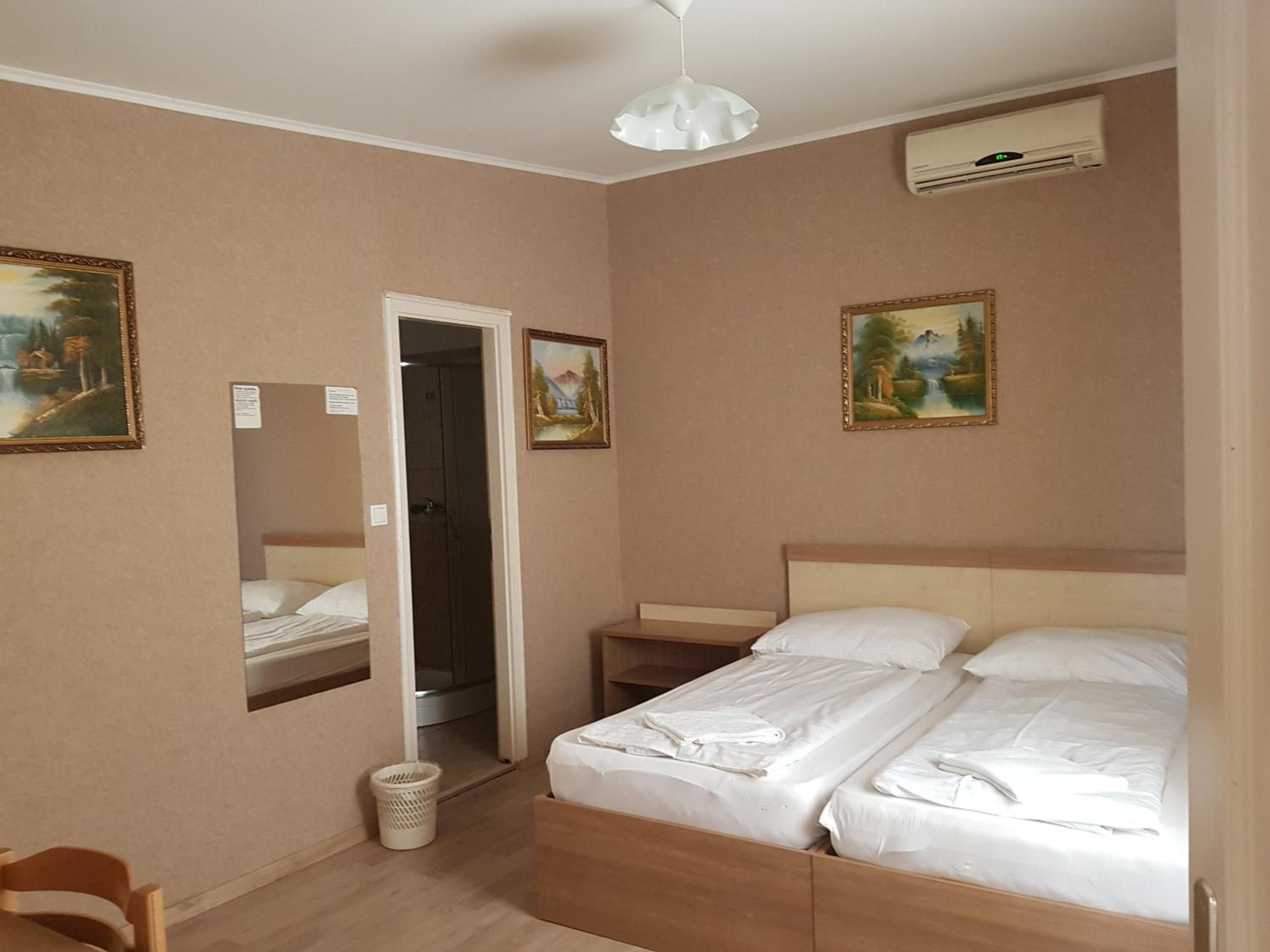 Standard Double or Twin Room - Photo 2