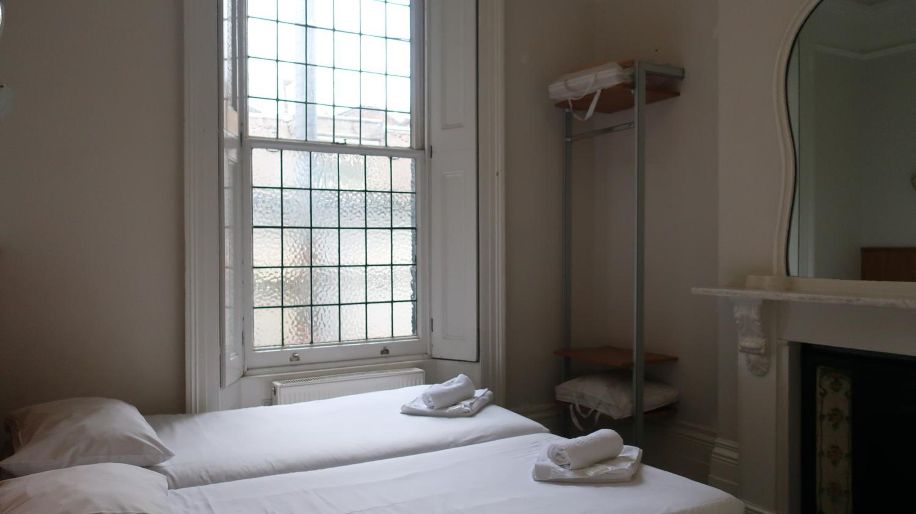 Standard Twin Room photo 2