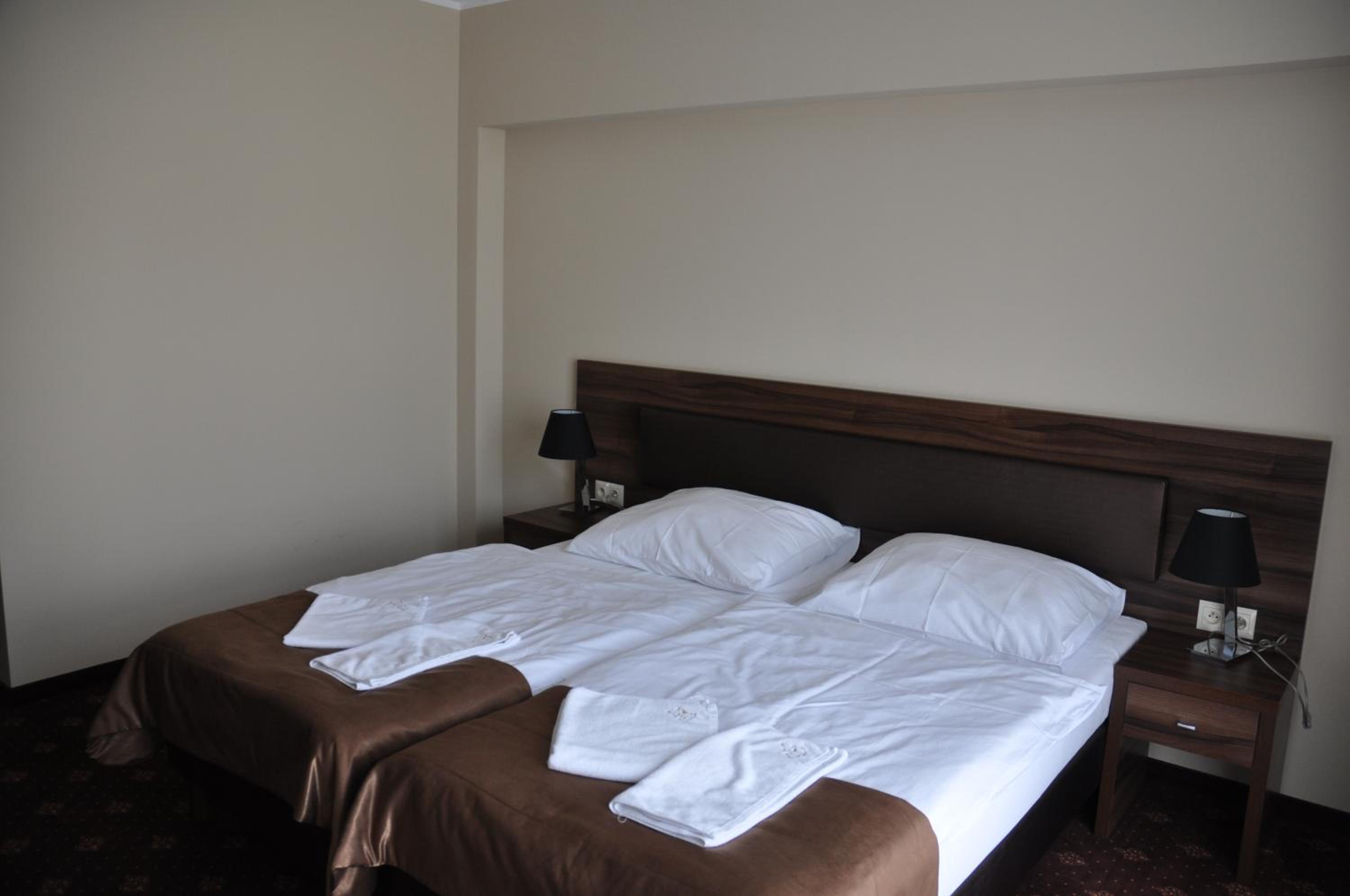 Double Room - Disability Access photo 3