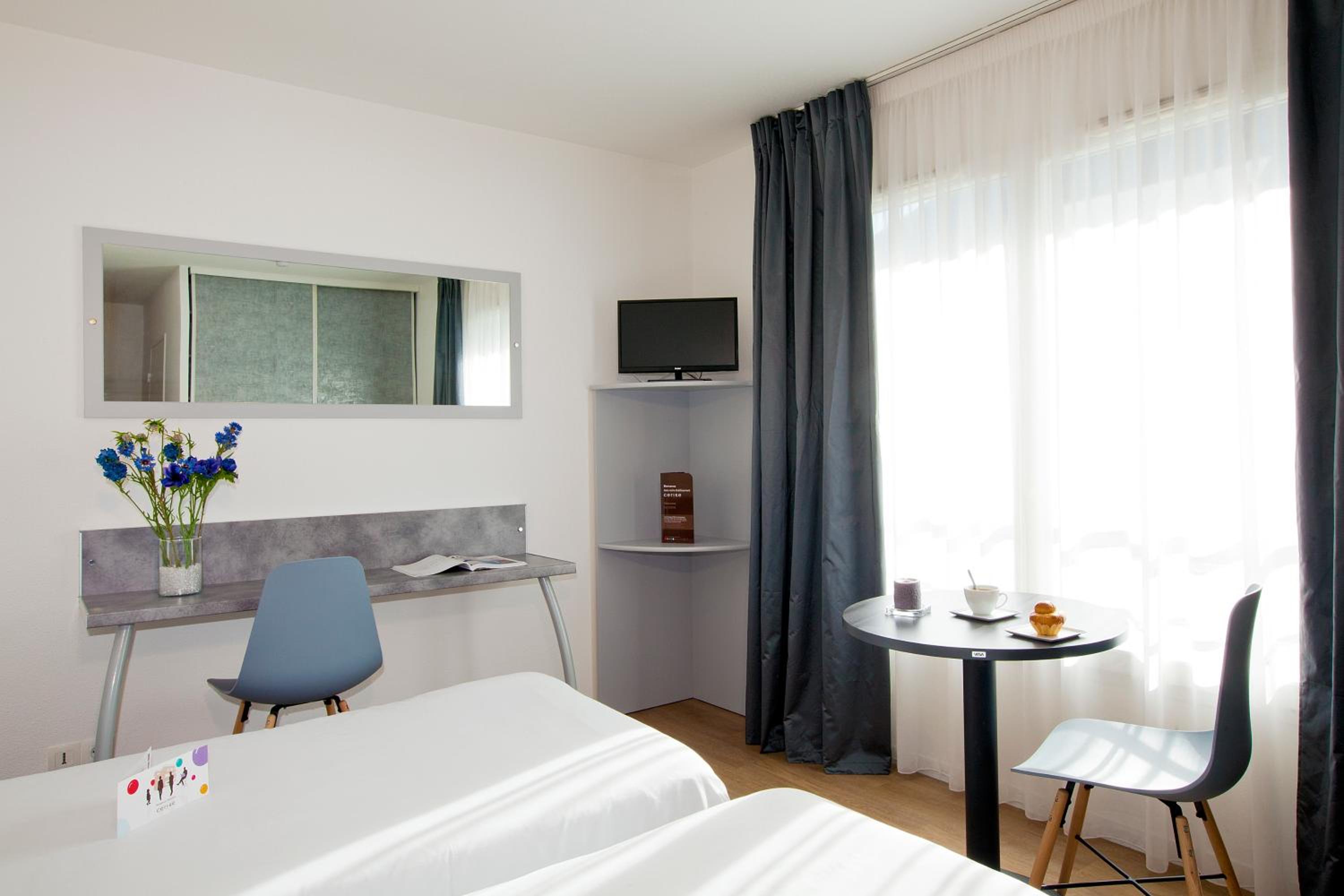 Twin Studio with Kitchenette - Photo 1