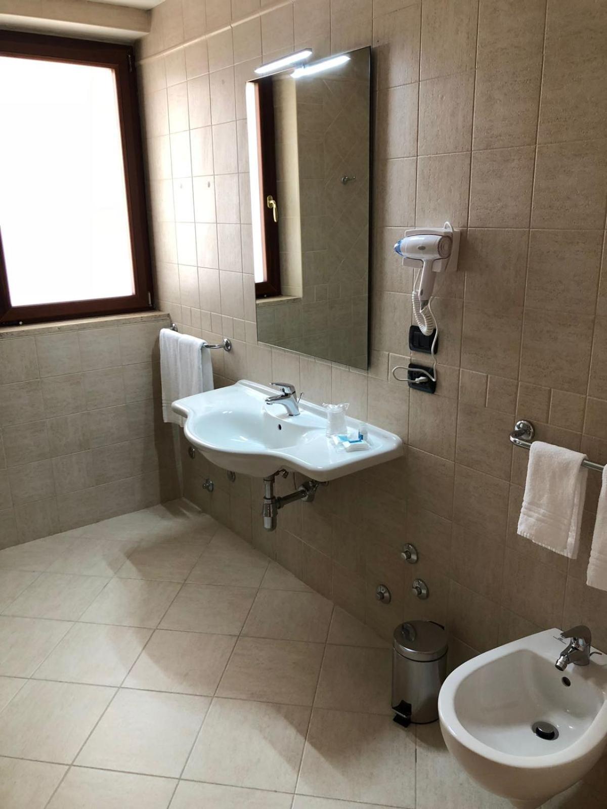 Suite with Sea View - Photo 22