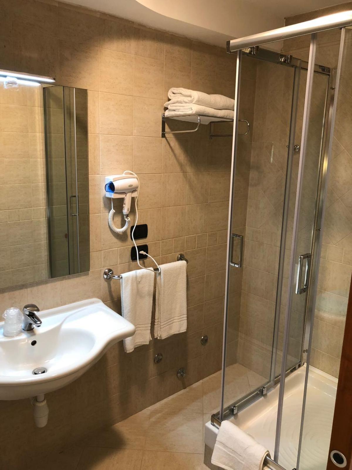 Junior Suite with Sea View - Photo 8
