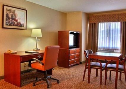King Room - Non-Smoking - Photo 3