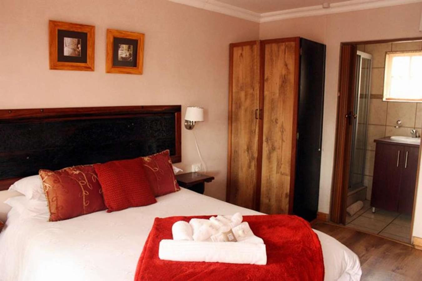 Standard Double Room photo 1