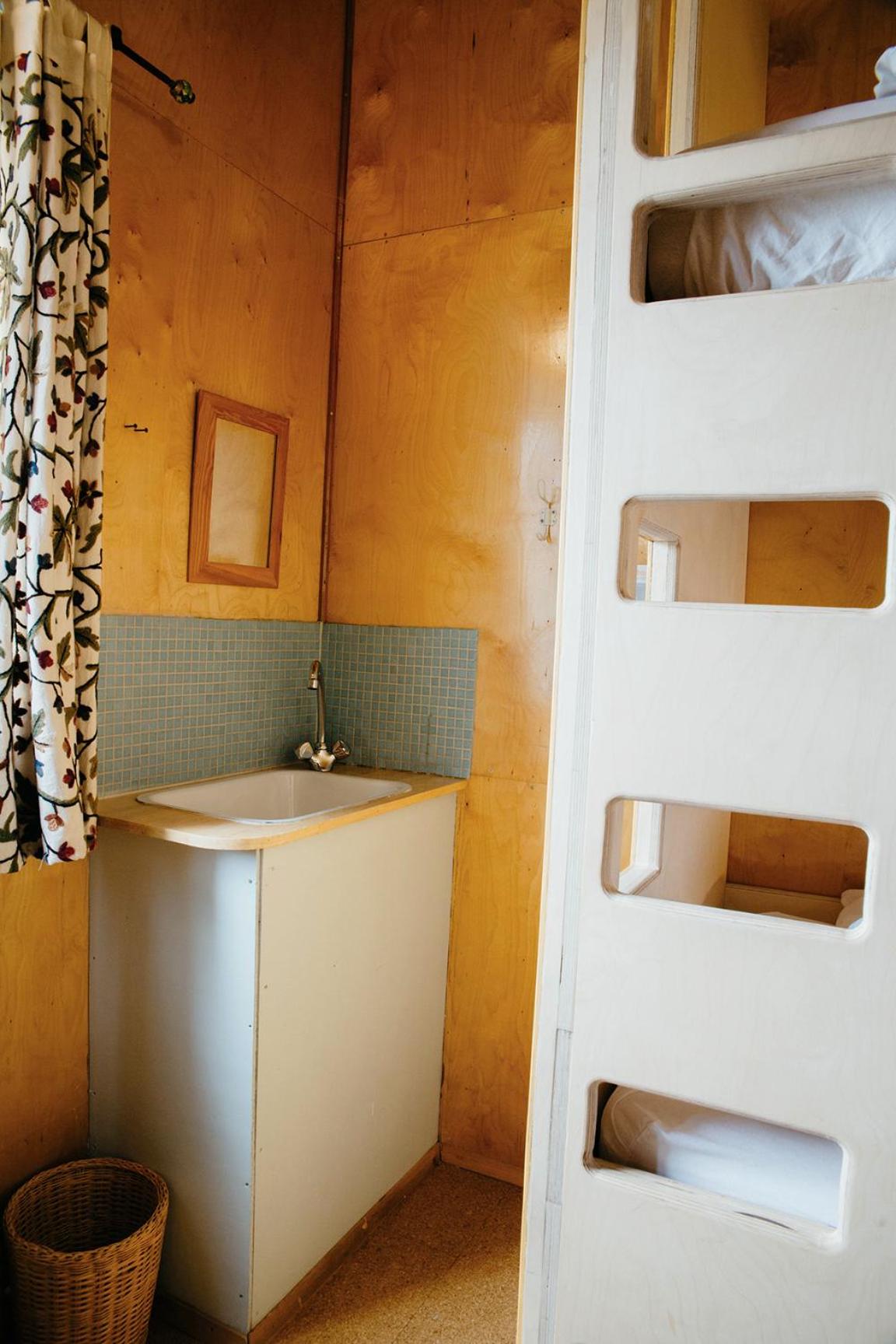 4-Bed Mixed Dormitory Room photo 2