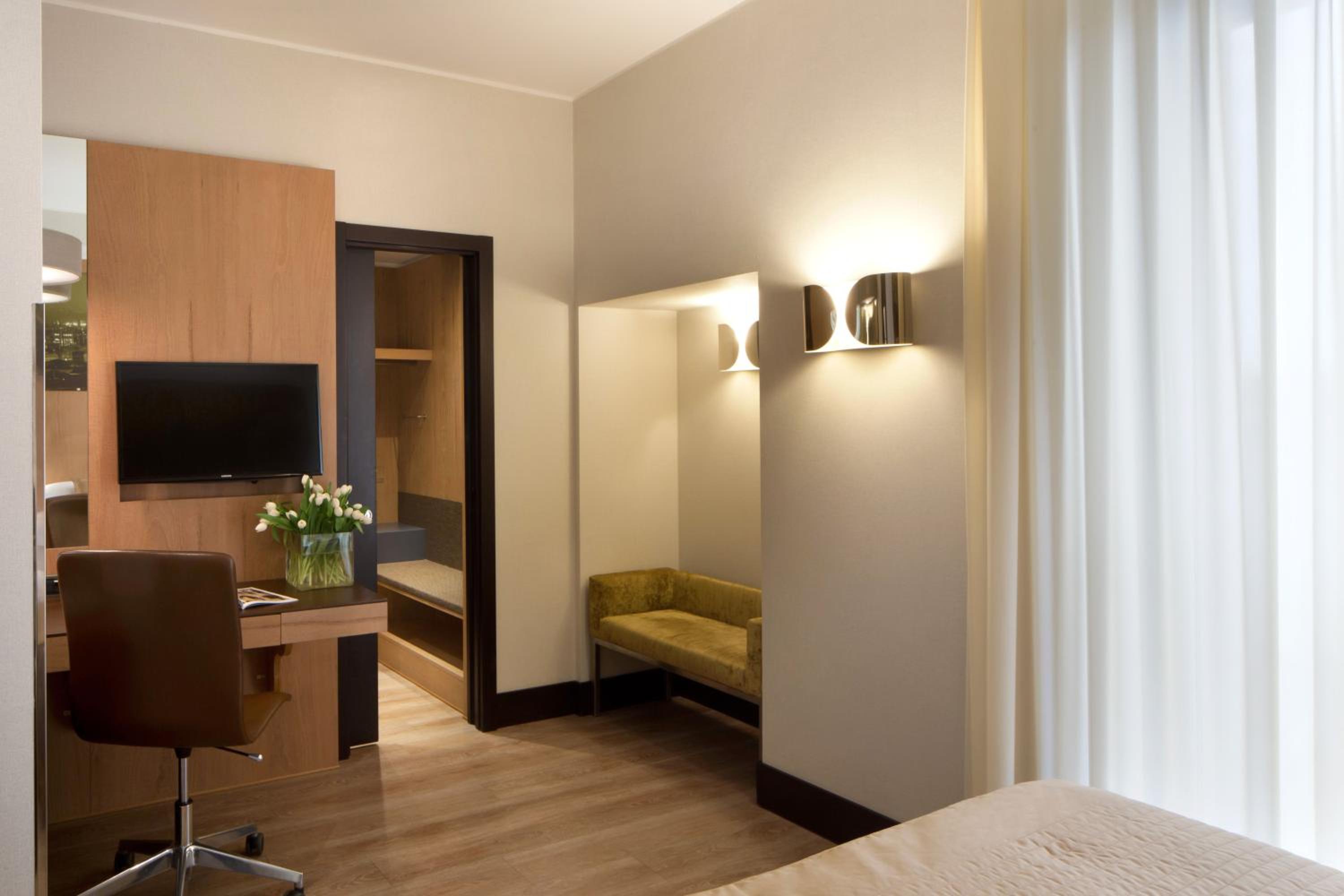 Deluxe Double or Twin Room with Balcony