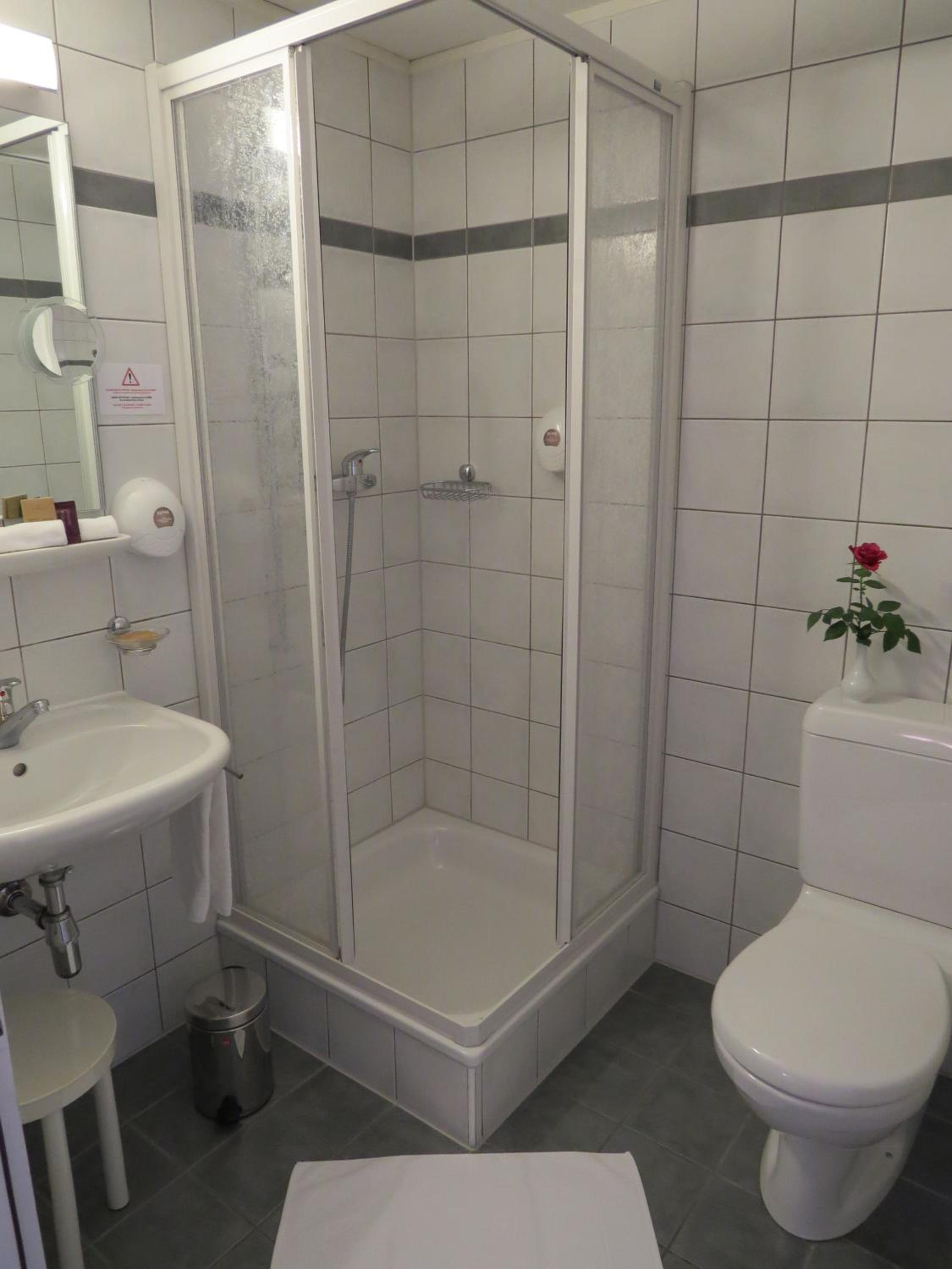 Single Room photo 3
