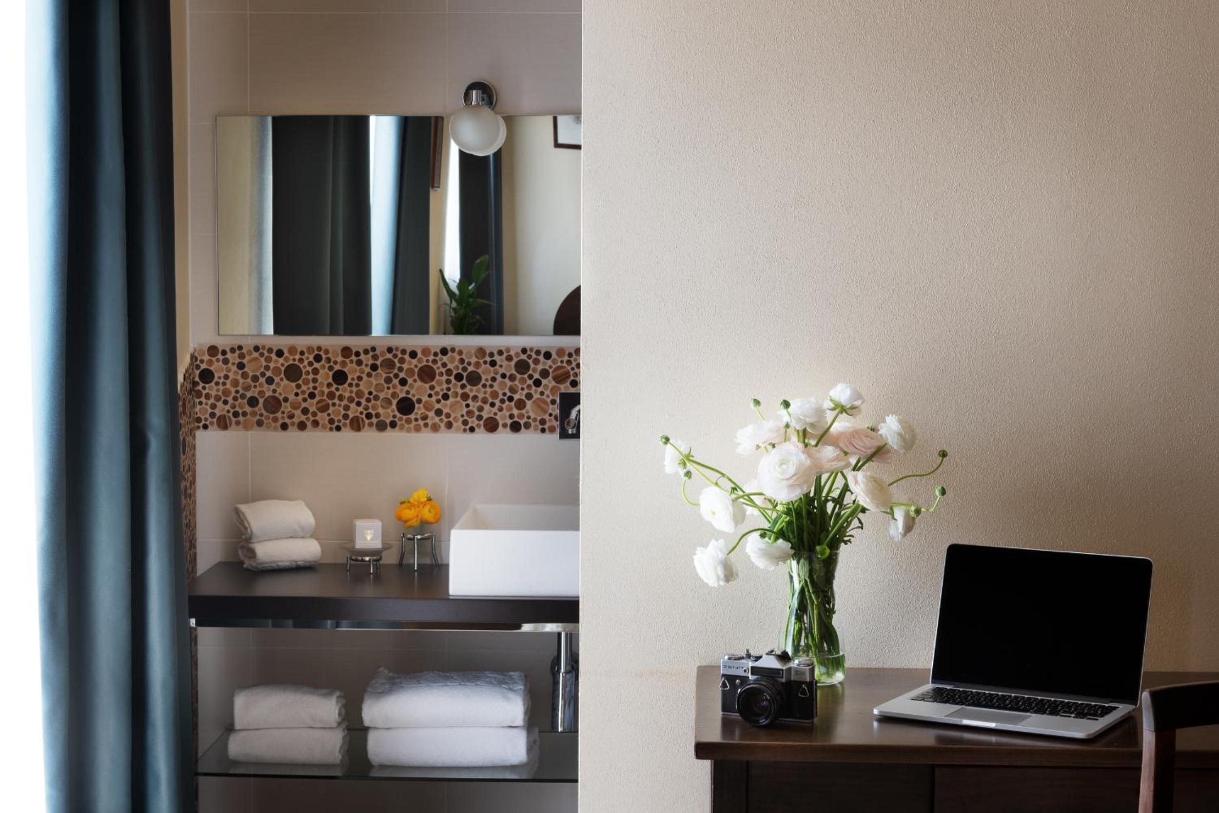 Superior Double or Twin Room - Photo 10