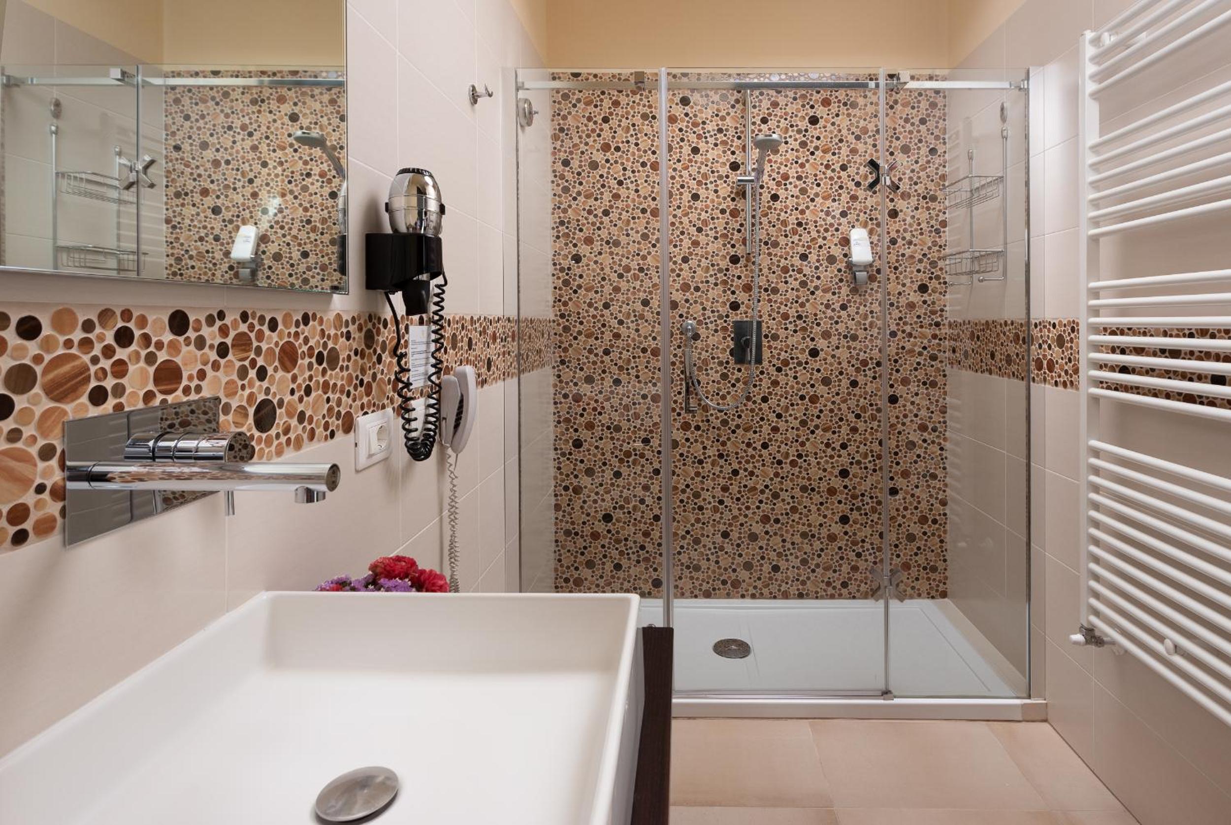 Superior Double or Twin Room - Photo 9