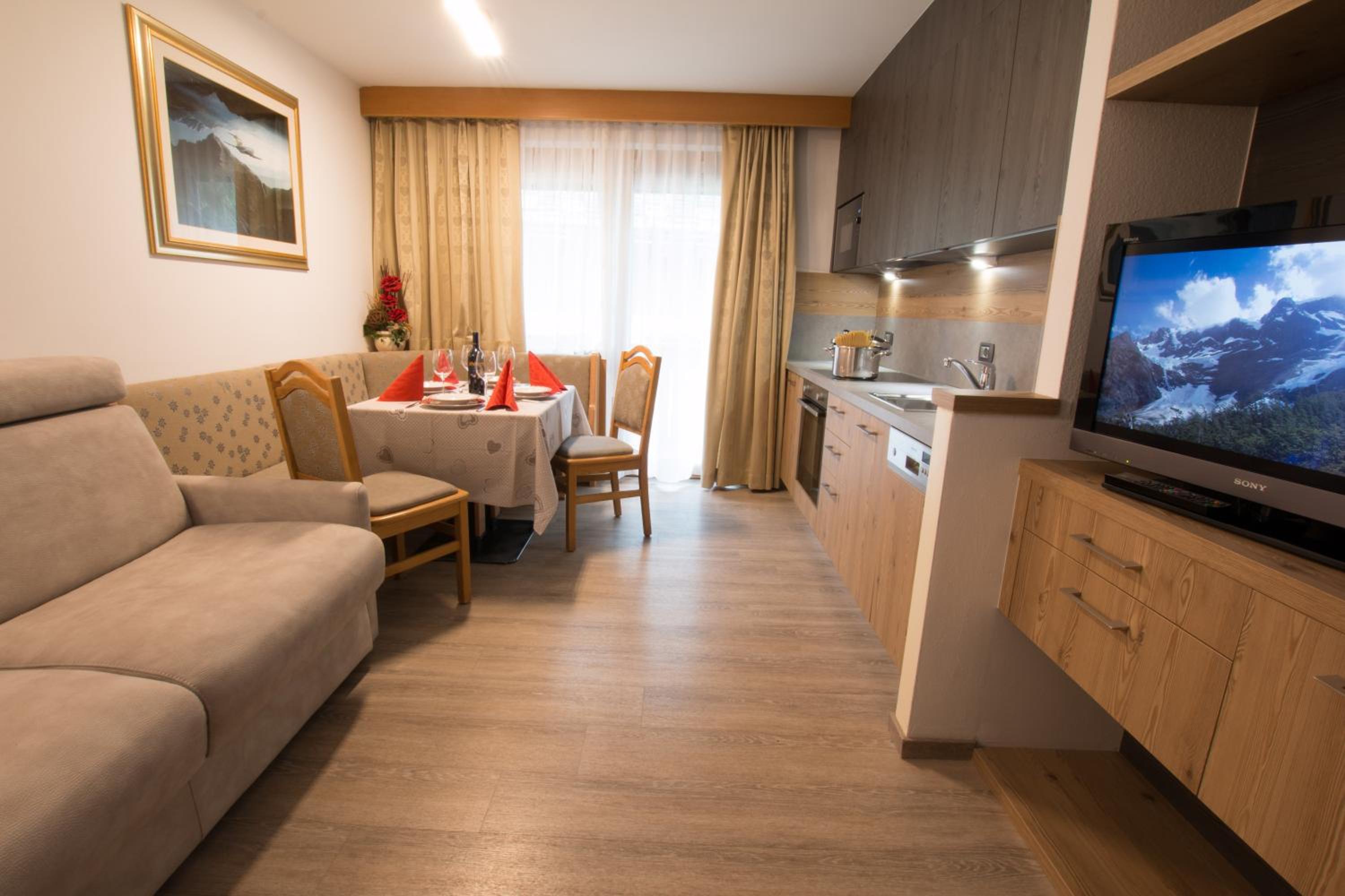 Deluxe Apartment