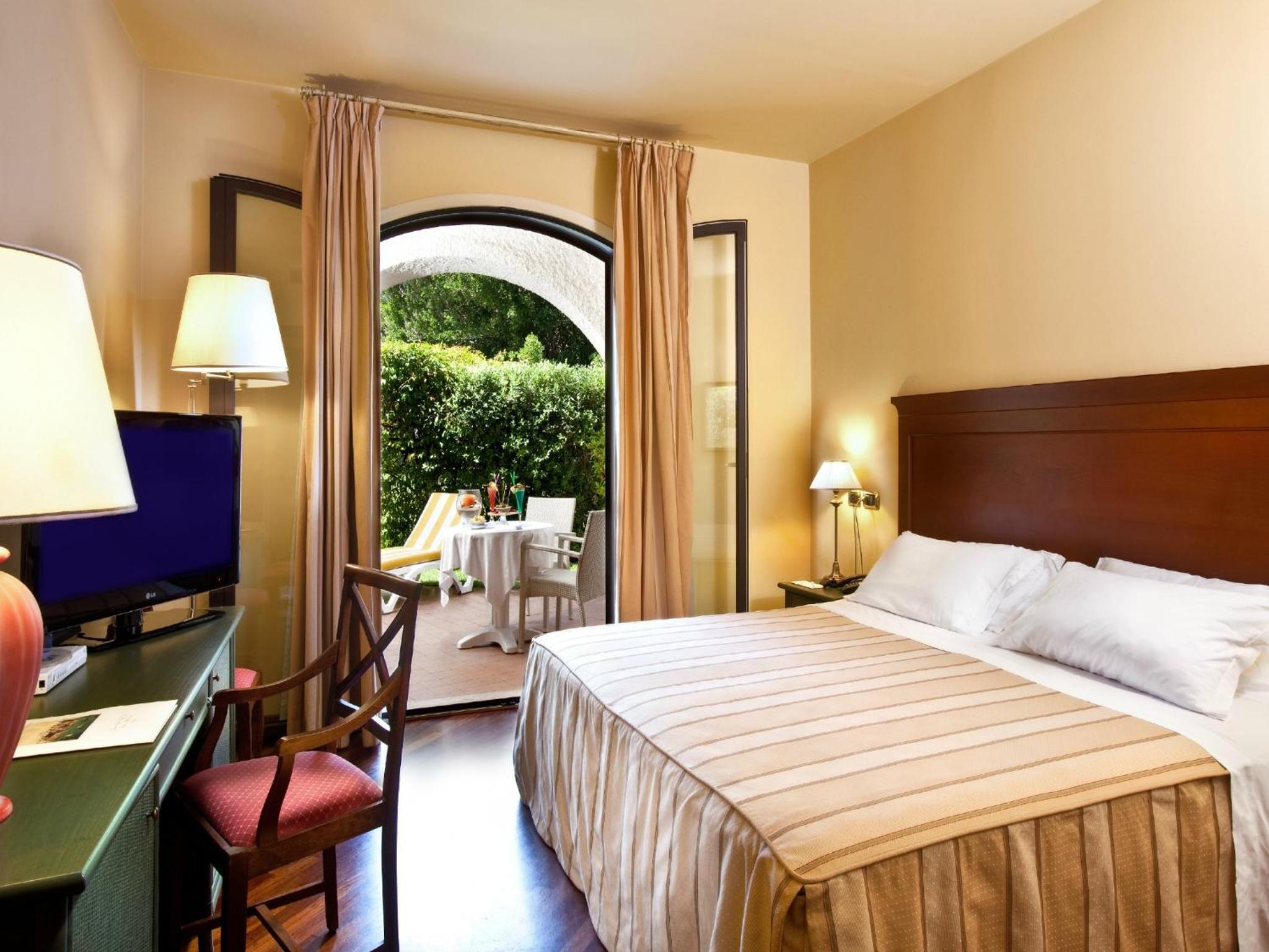 Standard Double or Twin Room - Photo 6
