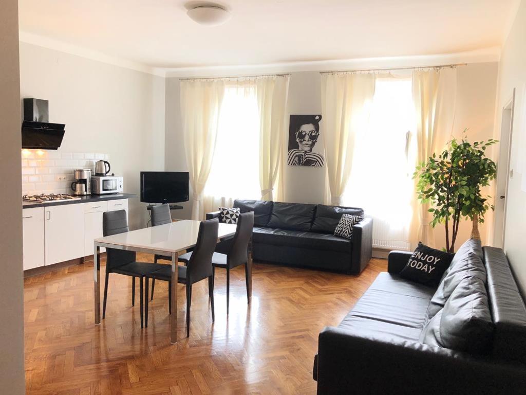 Three-Bedroom Apartment - Photo 6