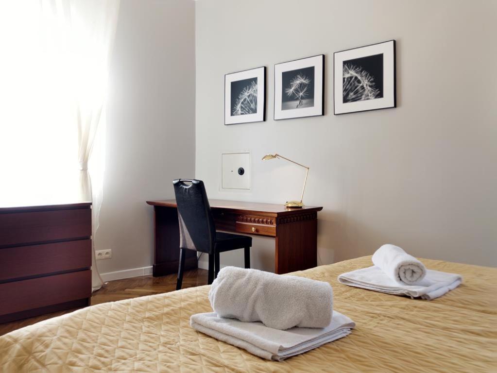 Three-Bedroom Apartment - Photo 10