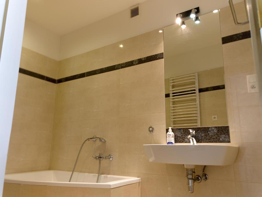 Three-Bedroom Apartment - Photo 14