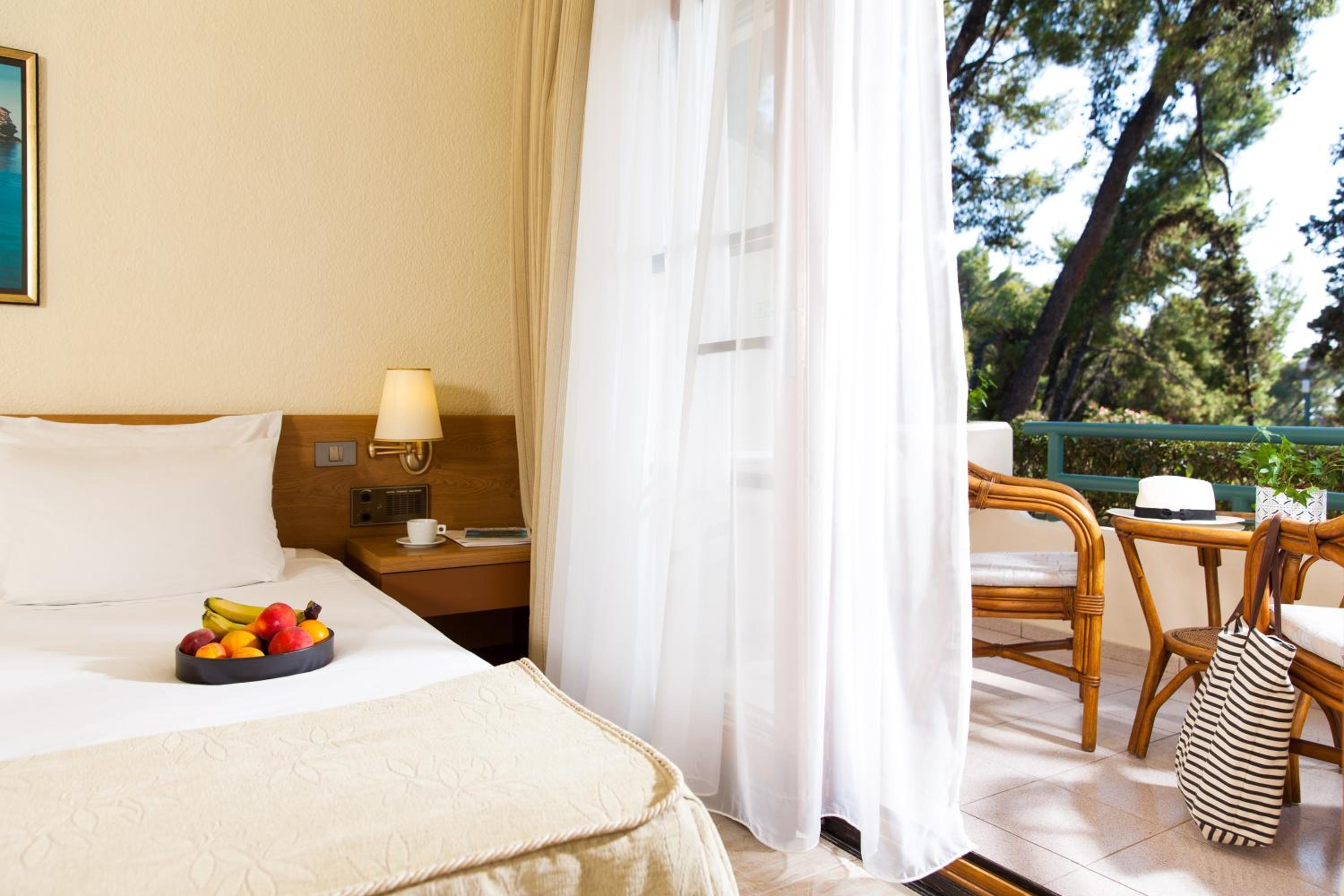 Double Room with Garden View - Photo 4