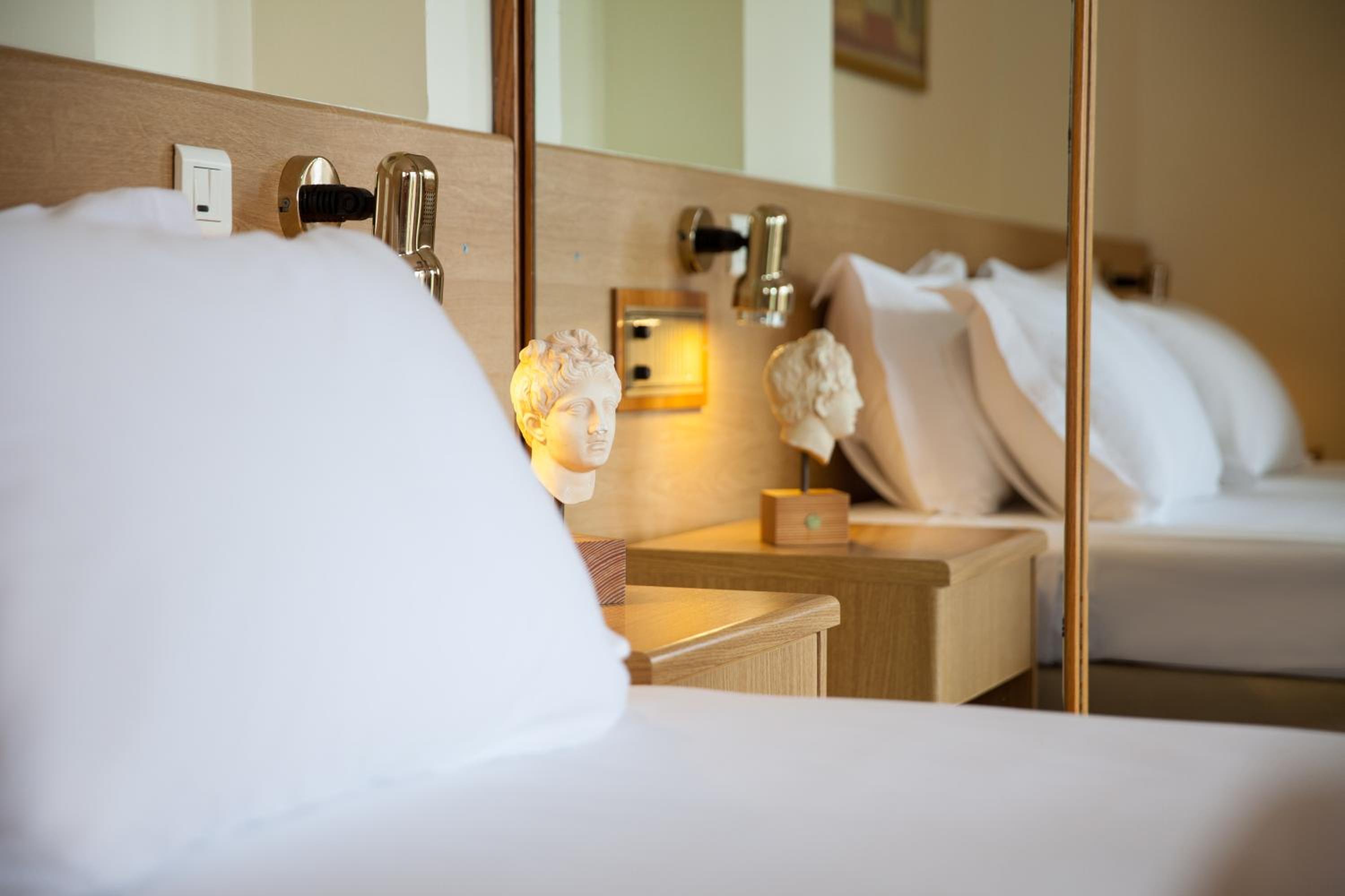 Double Room with Sea View - Photo 4