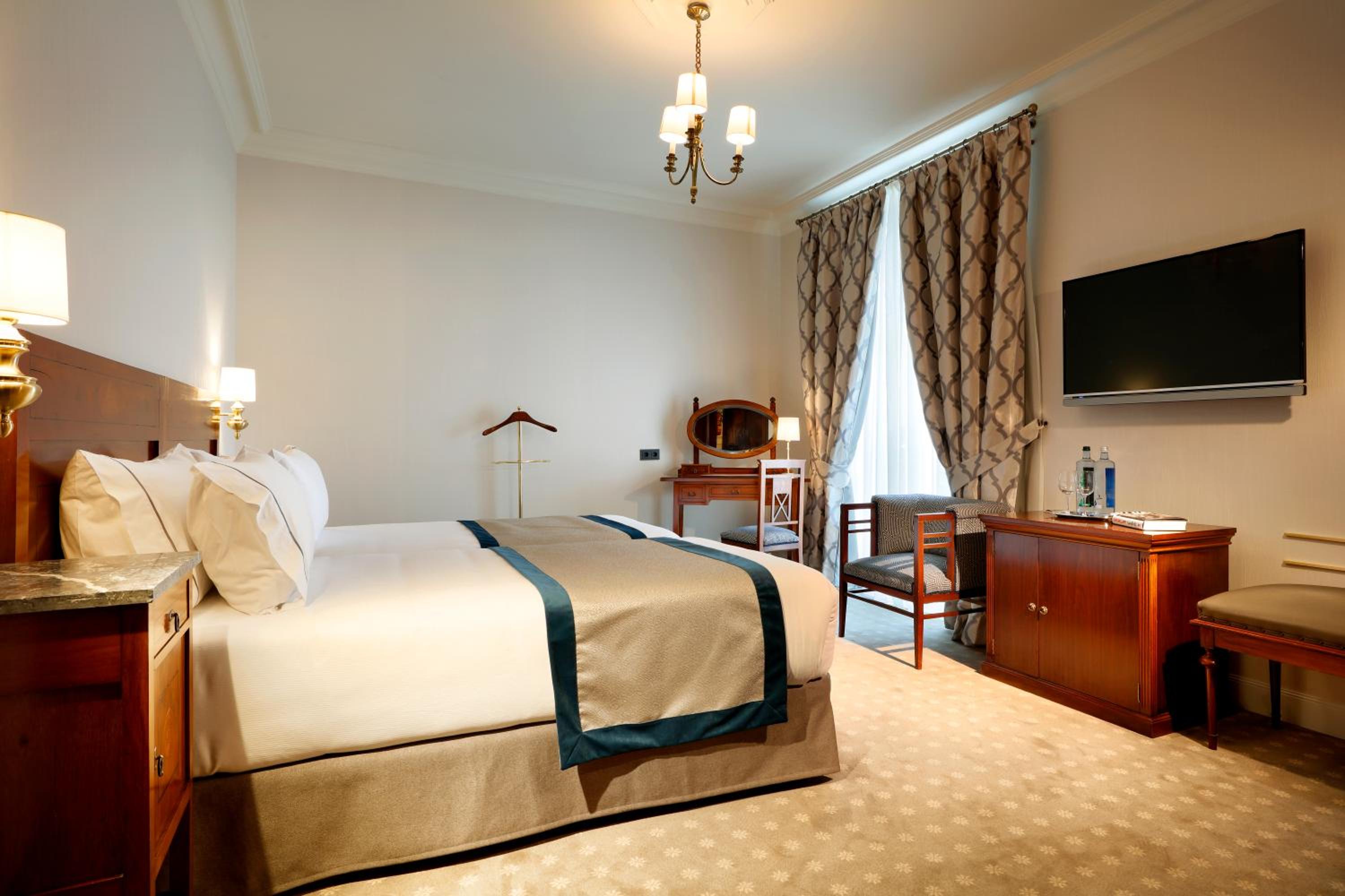 Deluxe Double Room - Photo 6