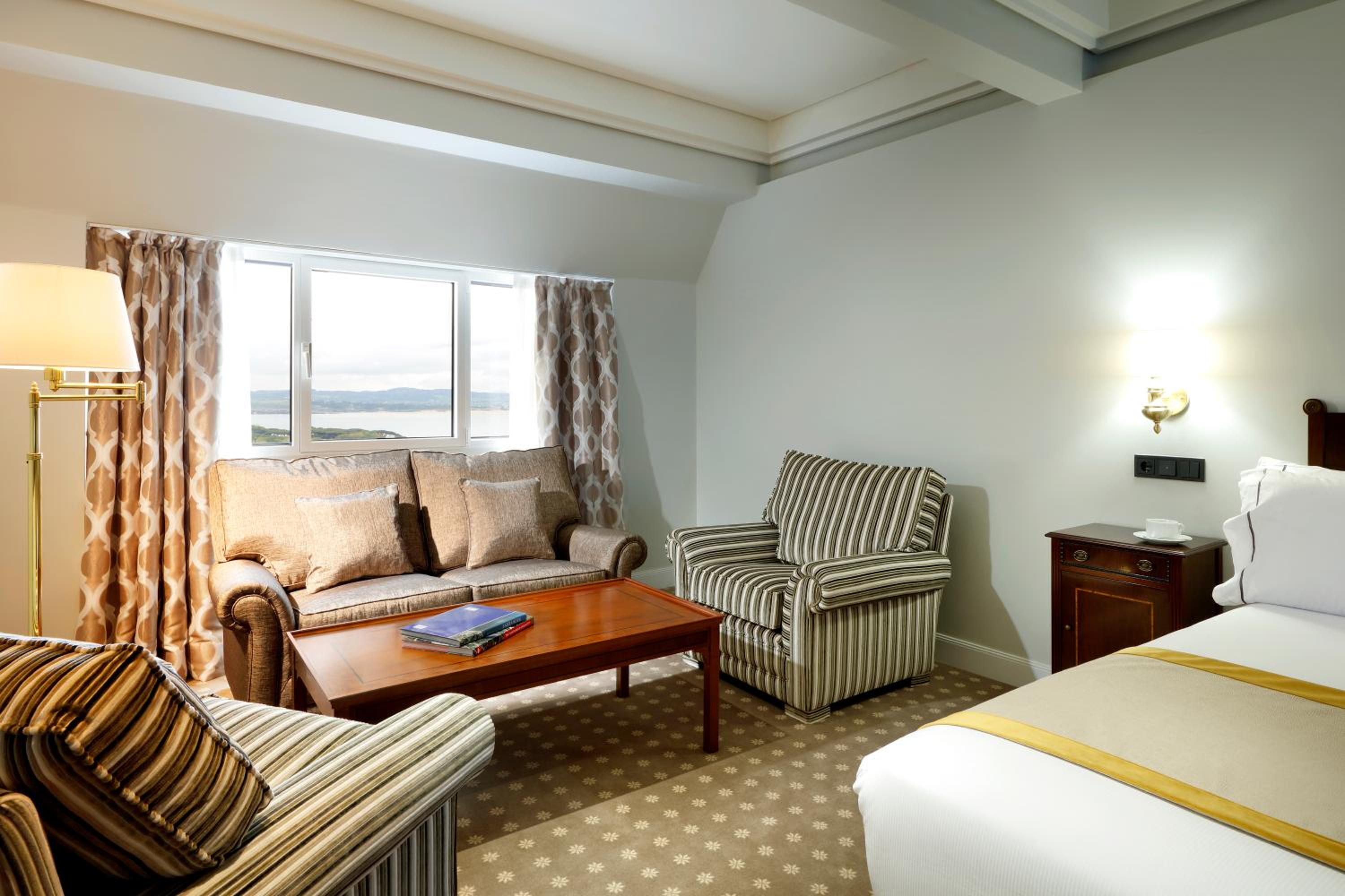 Premium Room with Sea View - Photo 4