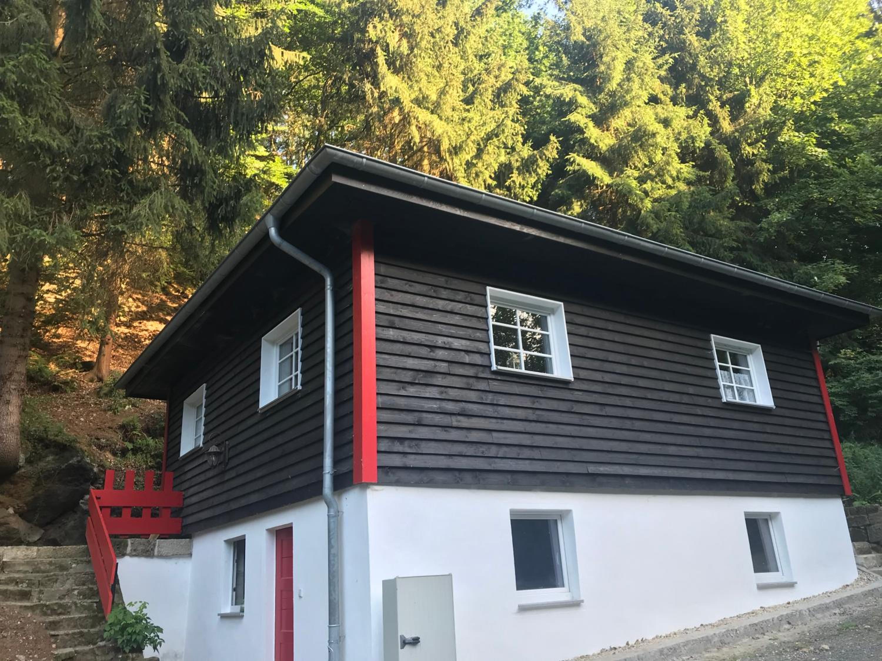 Two-Bedroom House - Photo 18